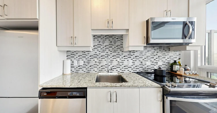 815-9205 Yonge Street, Richmond Hill, ON, L4C 1V5 - 18