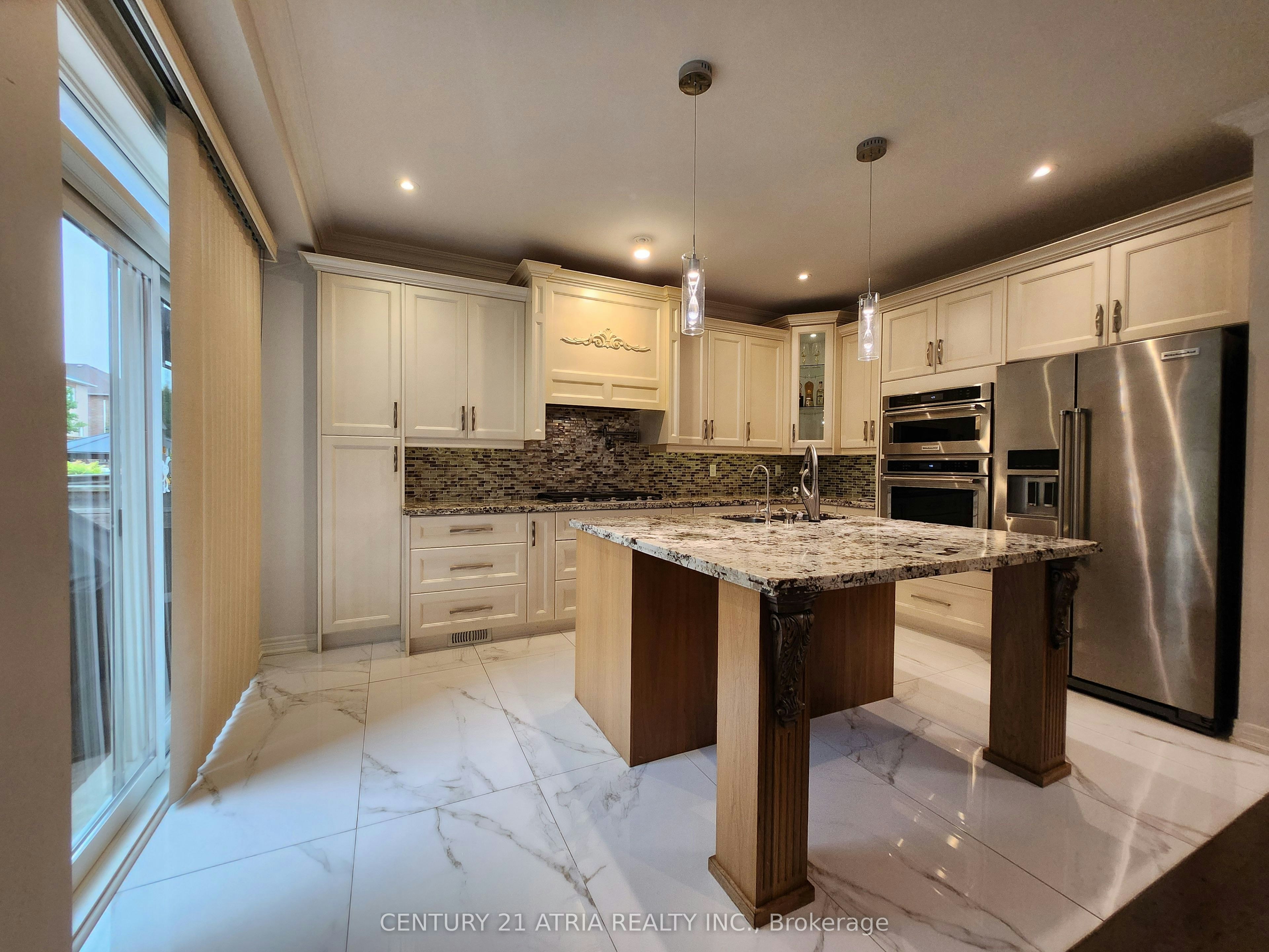 28 Usherwood Street, Aurora, ON, L4G 7X8 - 8