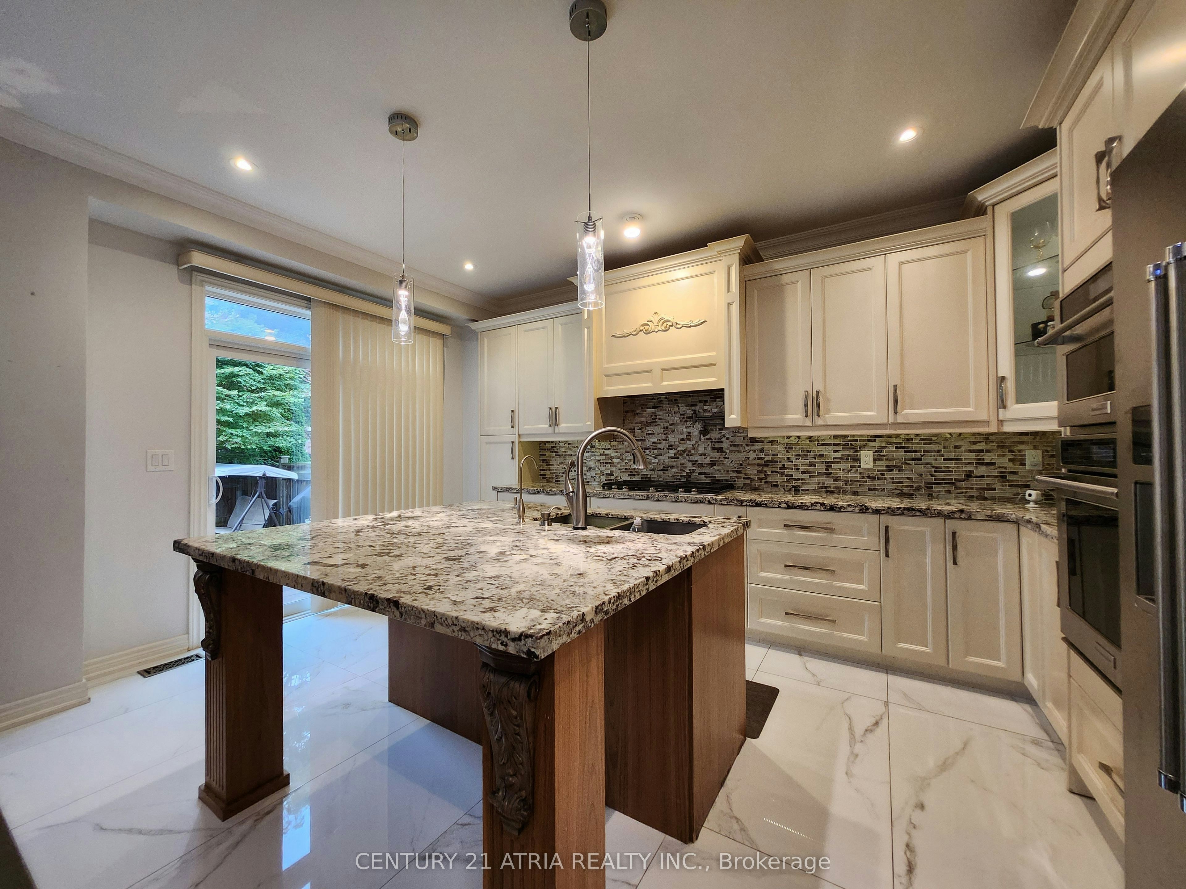 28 Usherwood Street, Aurora, ON, L4G 7X8 - 7
