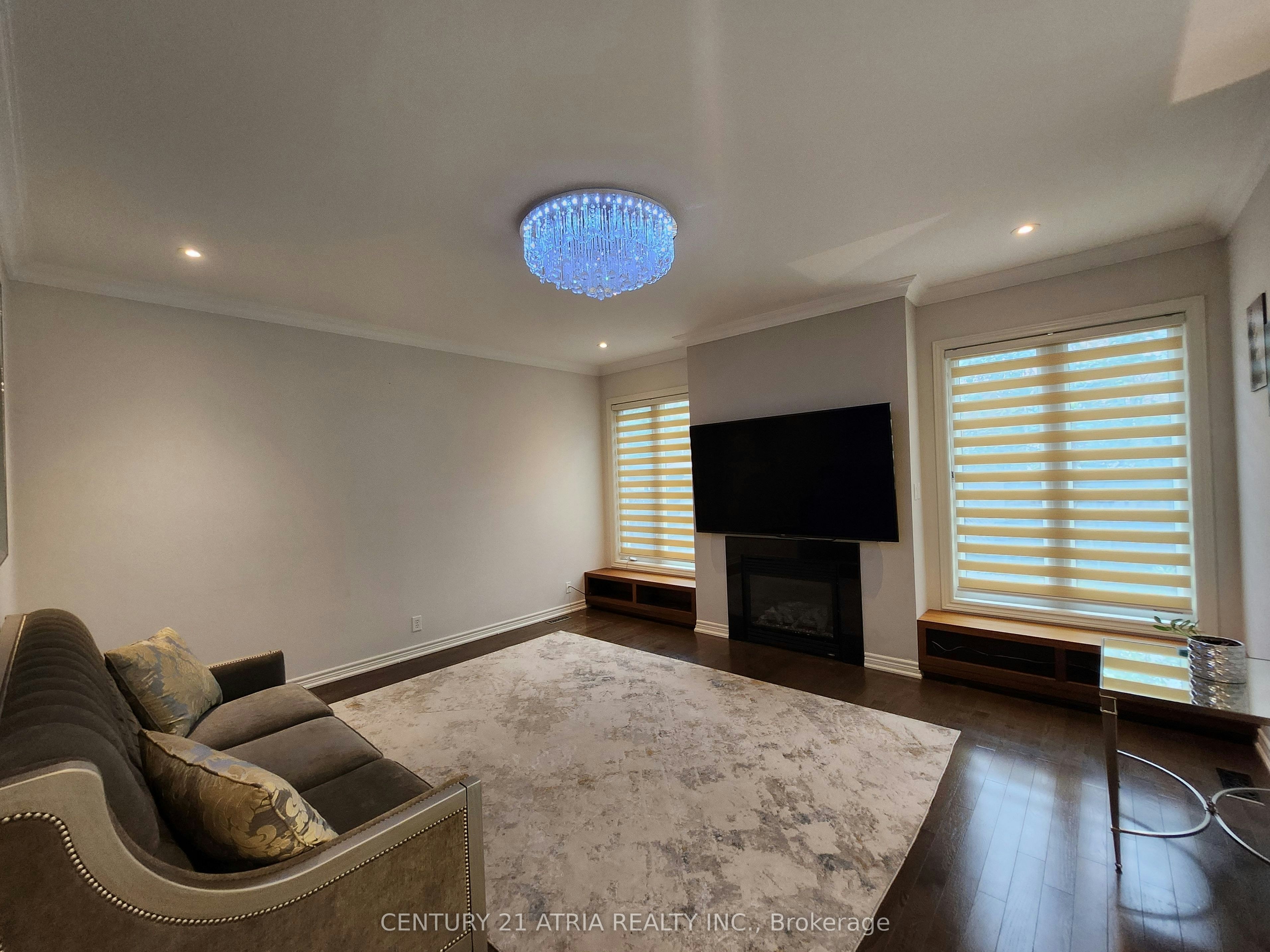 28 Usherwood Street, Aurora, ON, L4G 7X8 - 6
