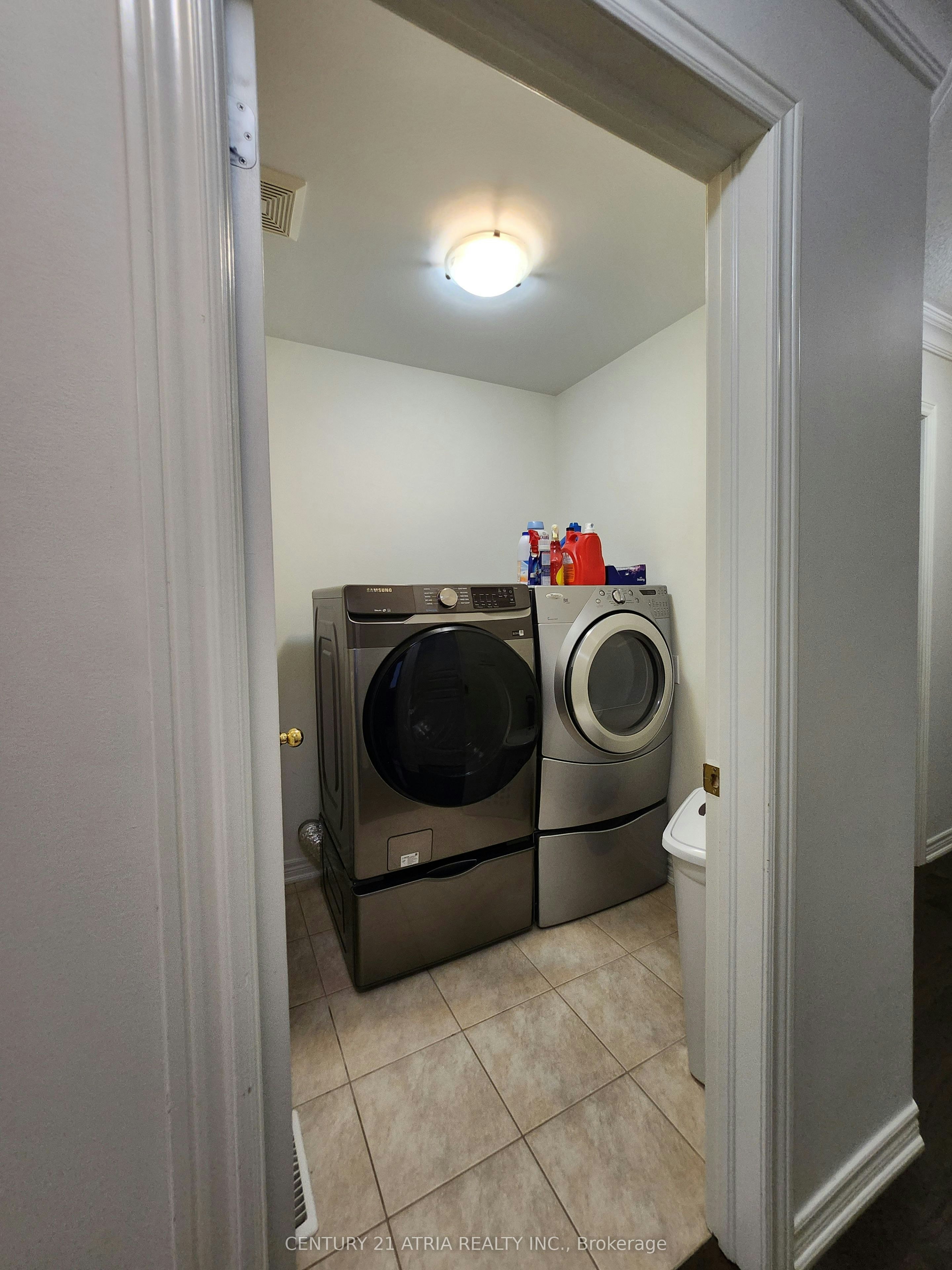 28 Usherwood Street, Aurora, ON, L4G 7X8 - 17