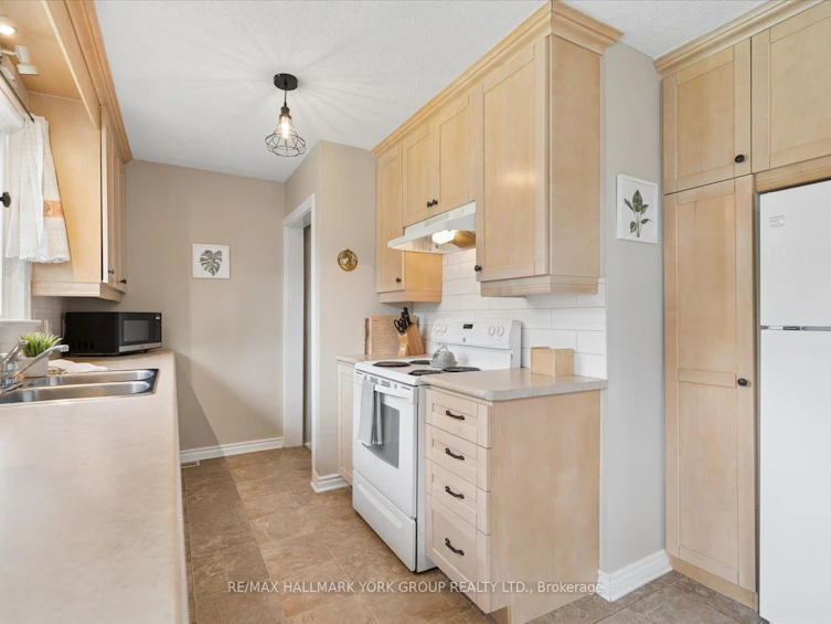 26 Georgina Street, Georgina, ON, L0E 1R0 - 14