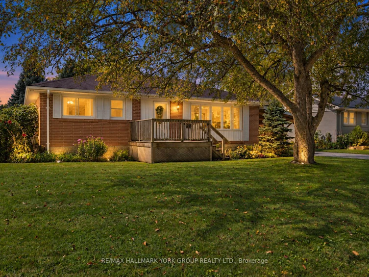 26 Georgina Street, Georgina, ON, L0E 1R0