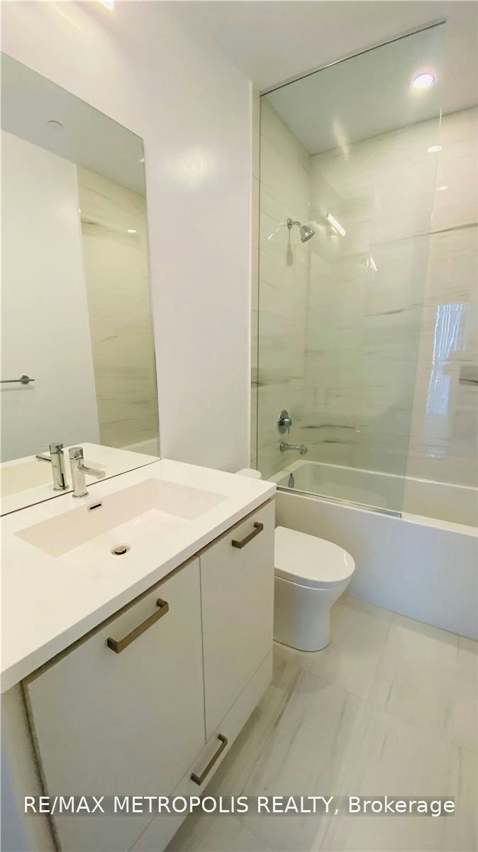 211-10 Honeycrisp Crescent, Vaughan, ON, L4K 0M7 - 16