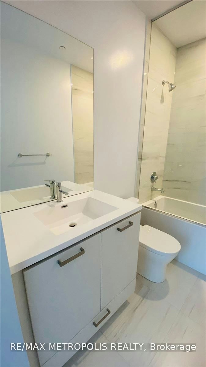 211-10 Honeycrisp Crescent, Vaughan, ON, L4K 0M7 - 8