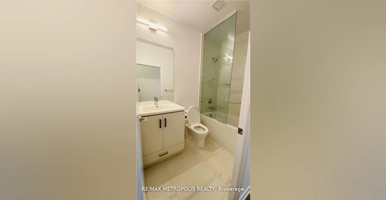 211-10 Honeycrisp Crescent, Vaughan, ON, L4K 0M7 - 4