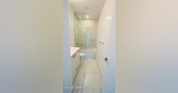 211-10 Honeycrisp Crescent, Vaughan, ON, L4K 0M7 - 15