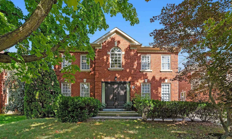 63 Willett Crescent