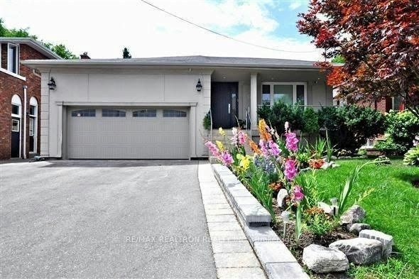 Main & Lower-57 Oxford Street, Richmond Hill, ON, L4C 4L6