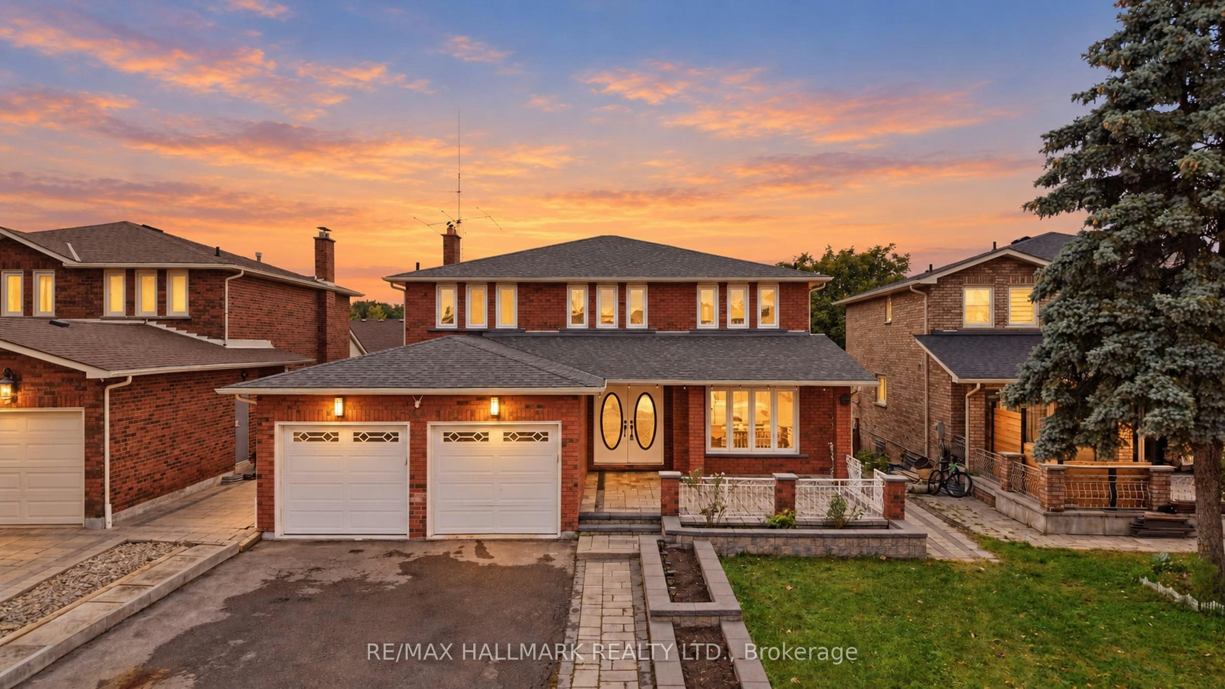 44 Olympia Gate W, Vaughan, ON, L4L 5K3