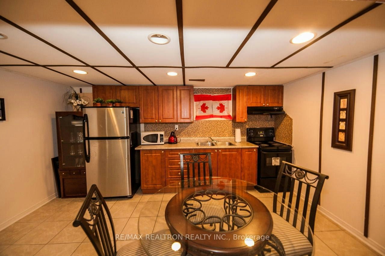 14 Plaisance Road, Richmond Hill, ON, L4C 5B5