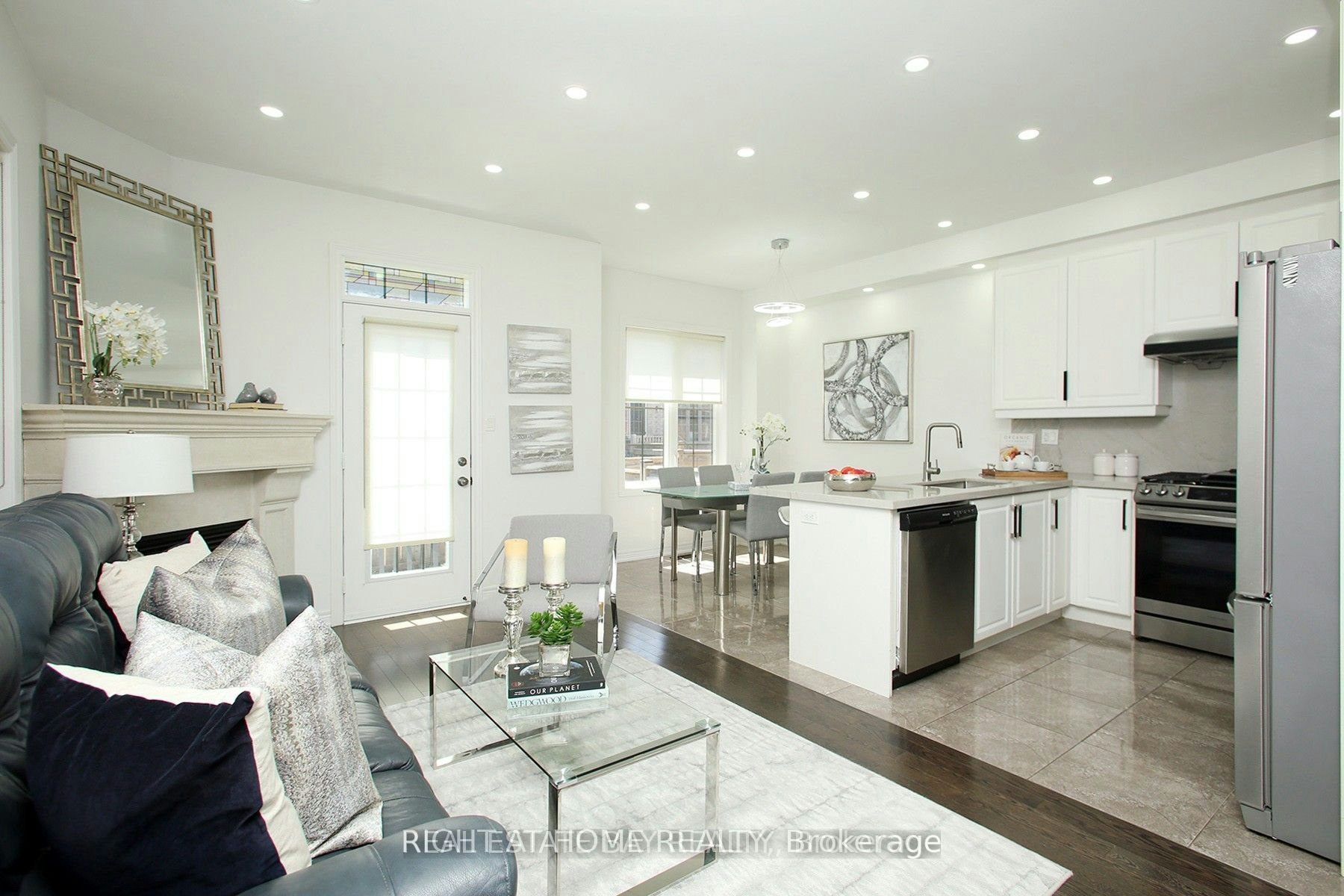 25 Sibella Way, Vaughan, ON, L4H 3V6 - 3