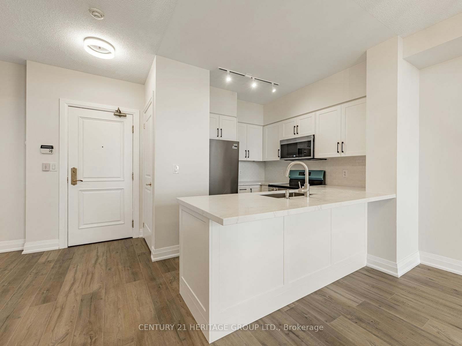 1611-9225 Jane Street, Vaughan, ON, L6A 0J7 - 5