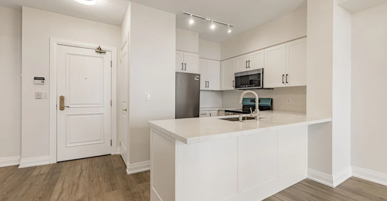 1611-9225 Jane Street, Vaughan, ON, L6A 0J7 - 5