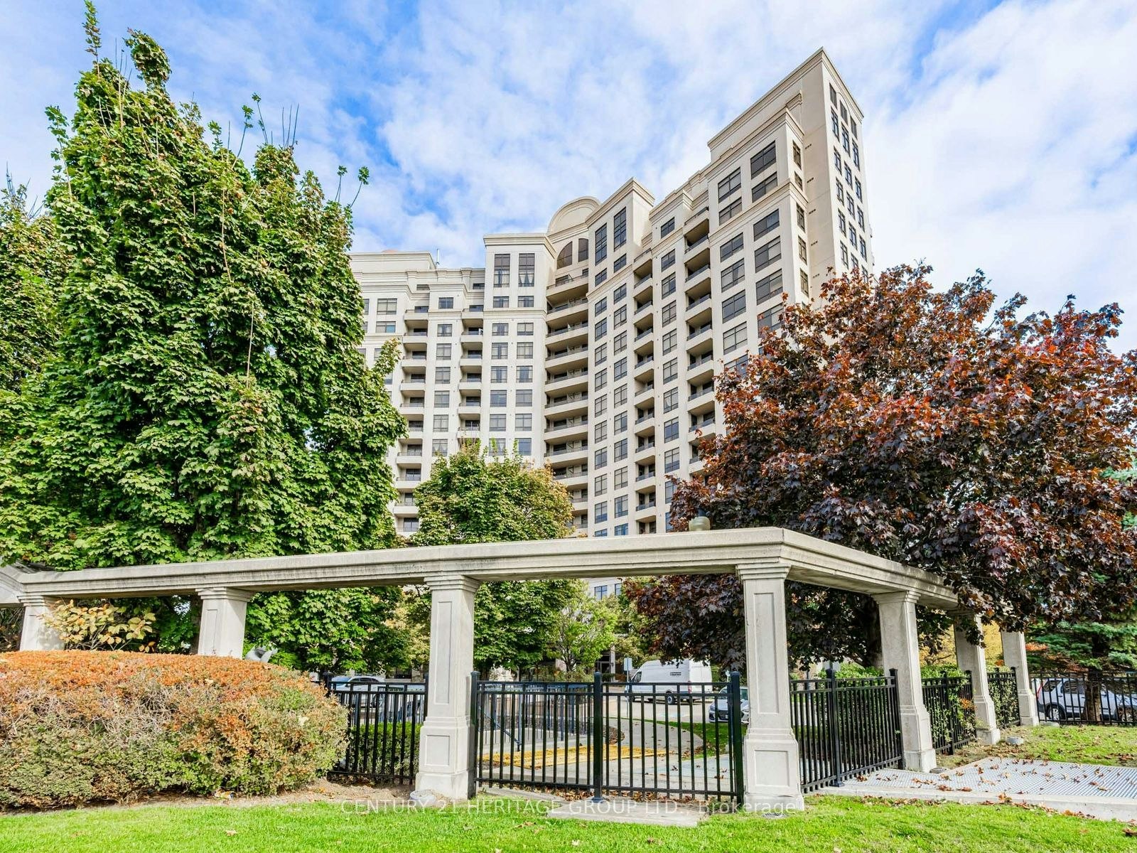 1611-9225 Jane Street, Vaughan, ON, L6A 0J7