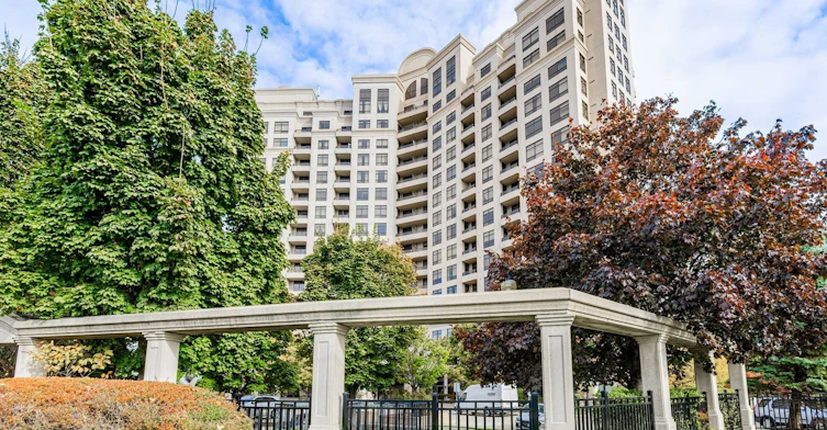 1611-9225 Jane Street, Vaughan, ON, L6A 0J7