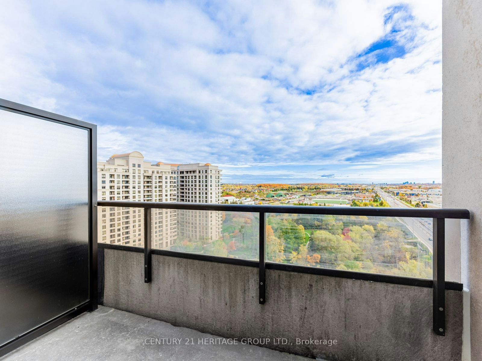 1611-9225 Jane Street, Vaughan, ON, L6A 0J7 - 28