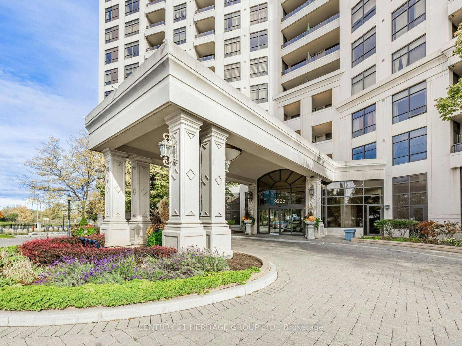 1611-9225 Jane Street, Vaughan, ON, L6A 0J7 - 2