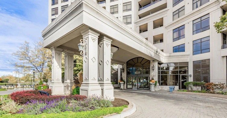 1611-9225 Jane Street, Vaughan, ON, L6A 0J7 - 2