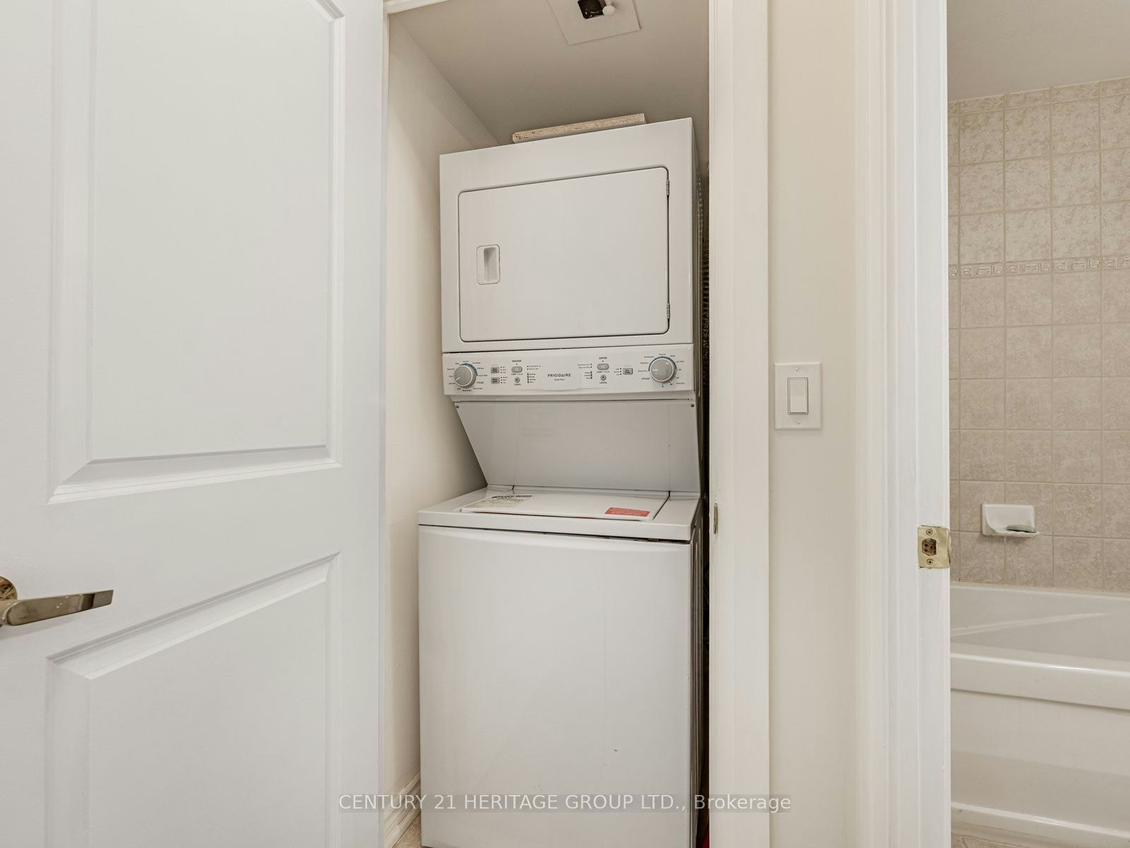 1611-9225 Jane Street, Vaughan, ON, L6A 0J7 - 19