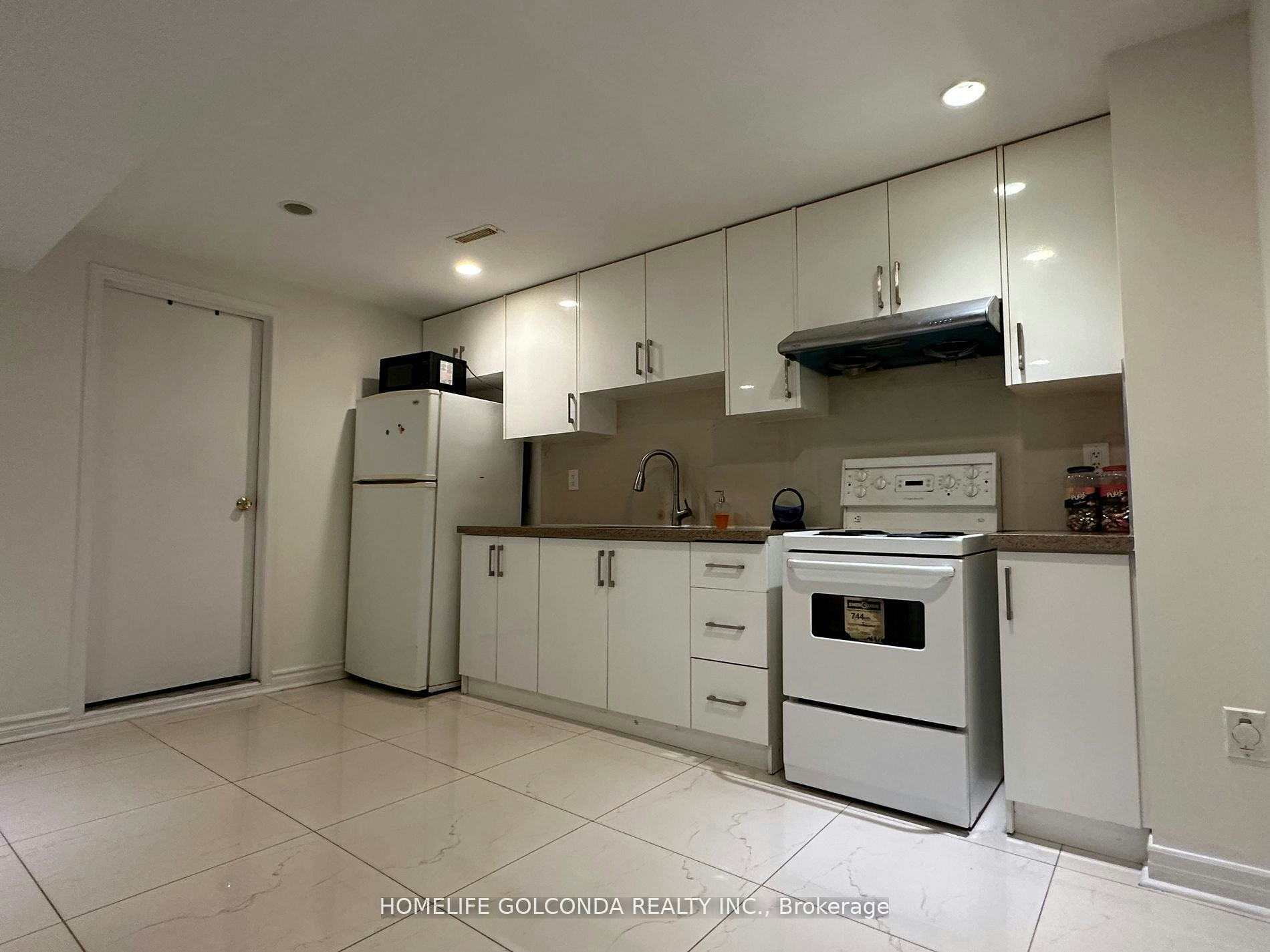 37 Halder Crescent, Markham, ON, L3R 7E9 - 2