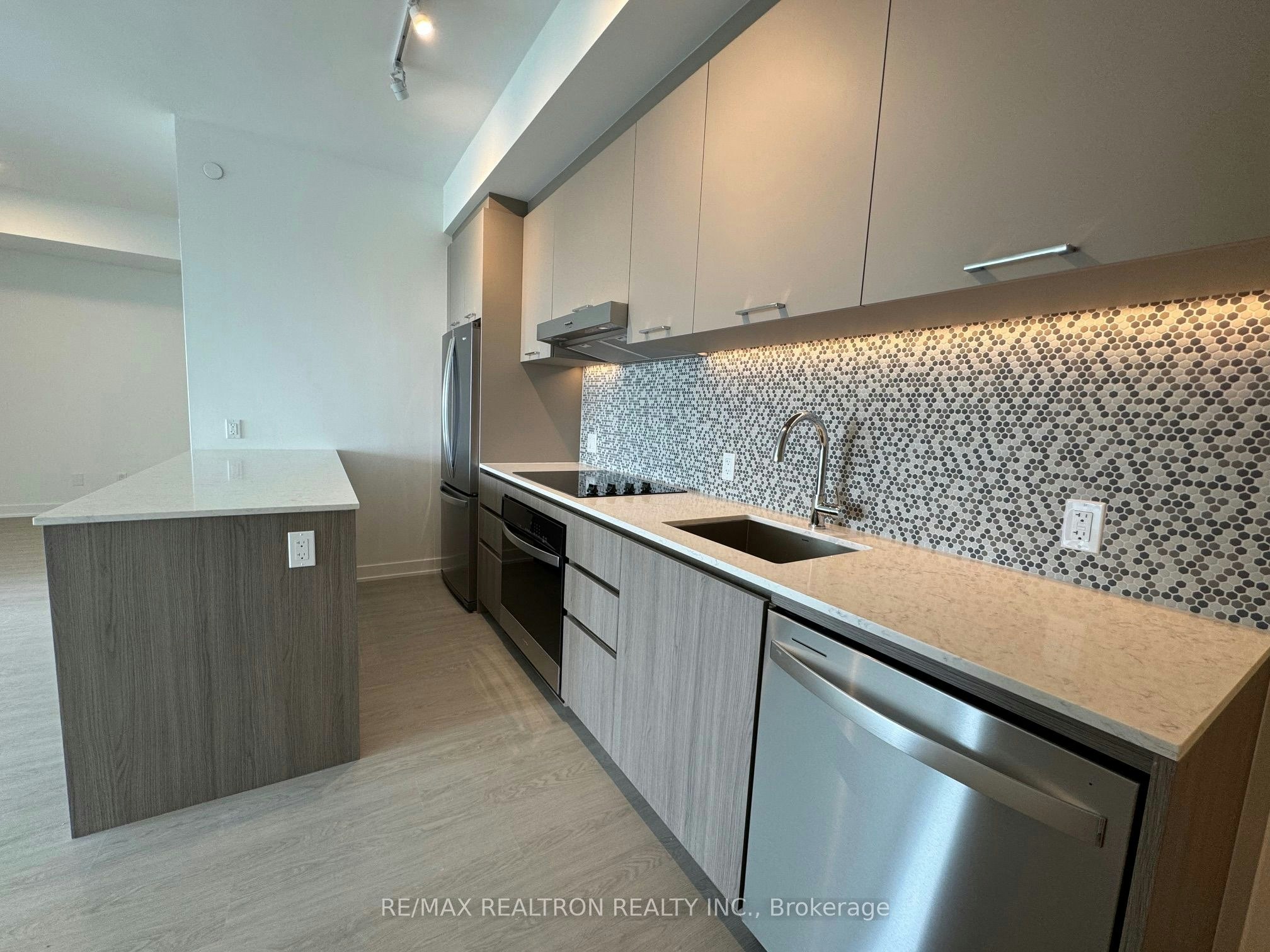729-8188 Yonge Street, Vaughan, ON, L4J 1W5 - 18
