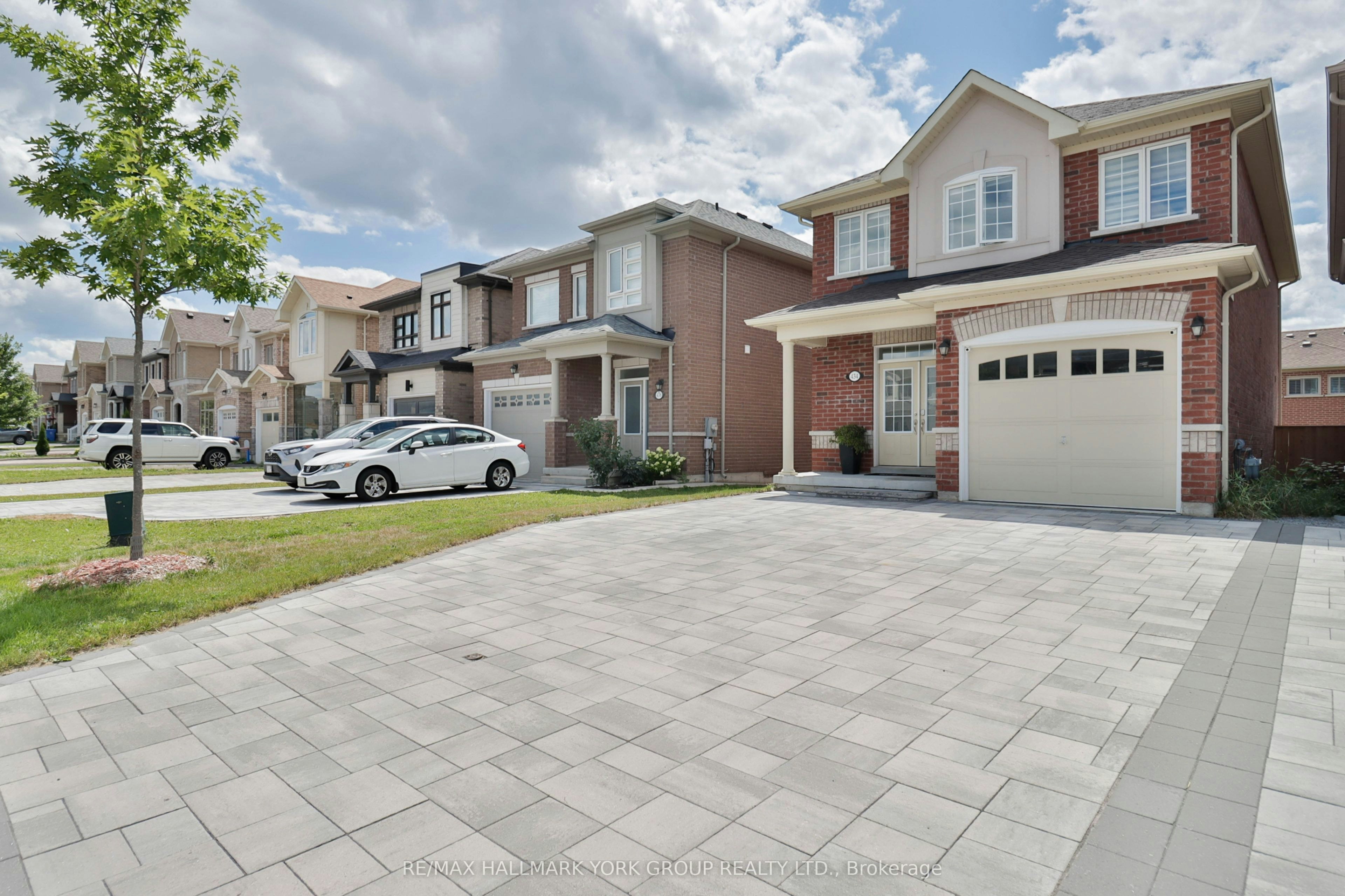 434 Ritas Avenue, Newmarket, ON, L3X 2N1
