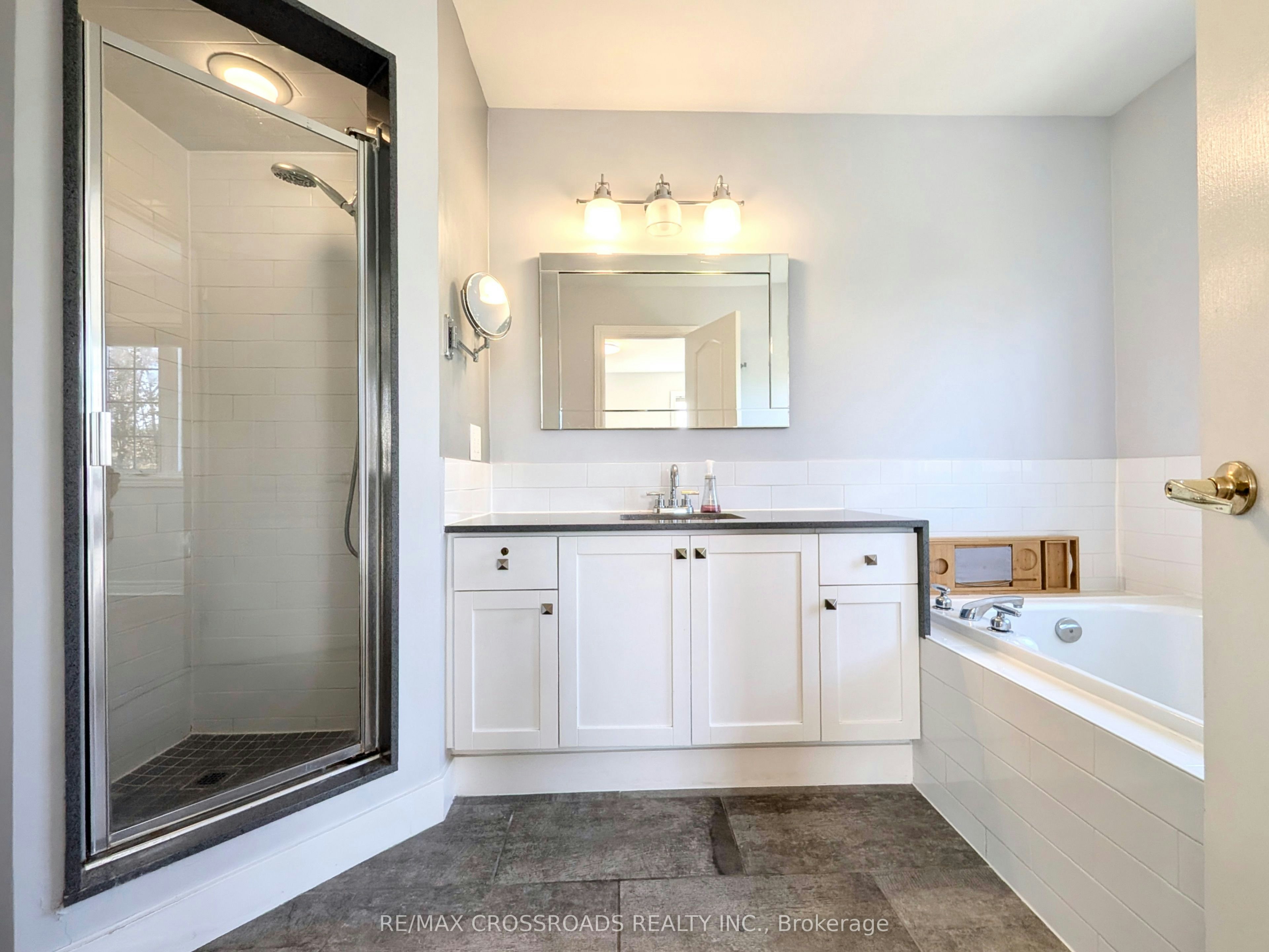 31 Loire Valley Avenue, Vaughan, ON, L4J 8T3 - 26