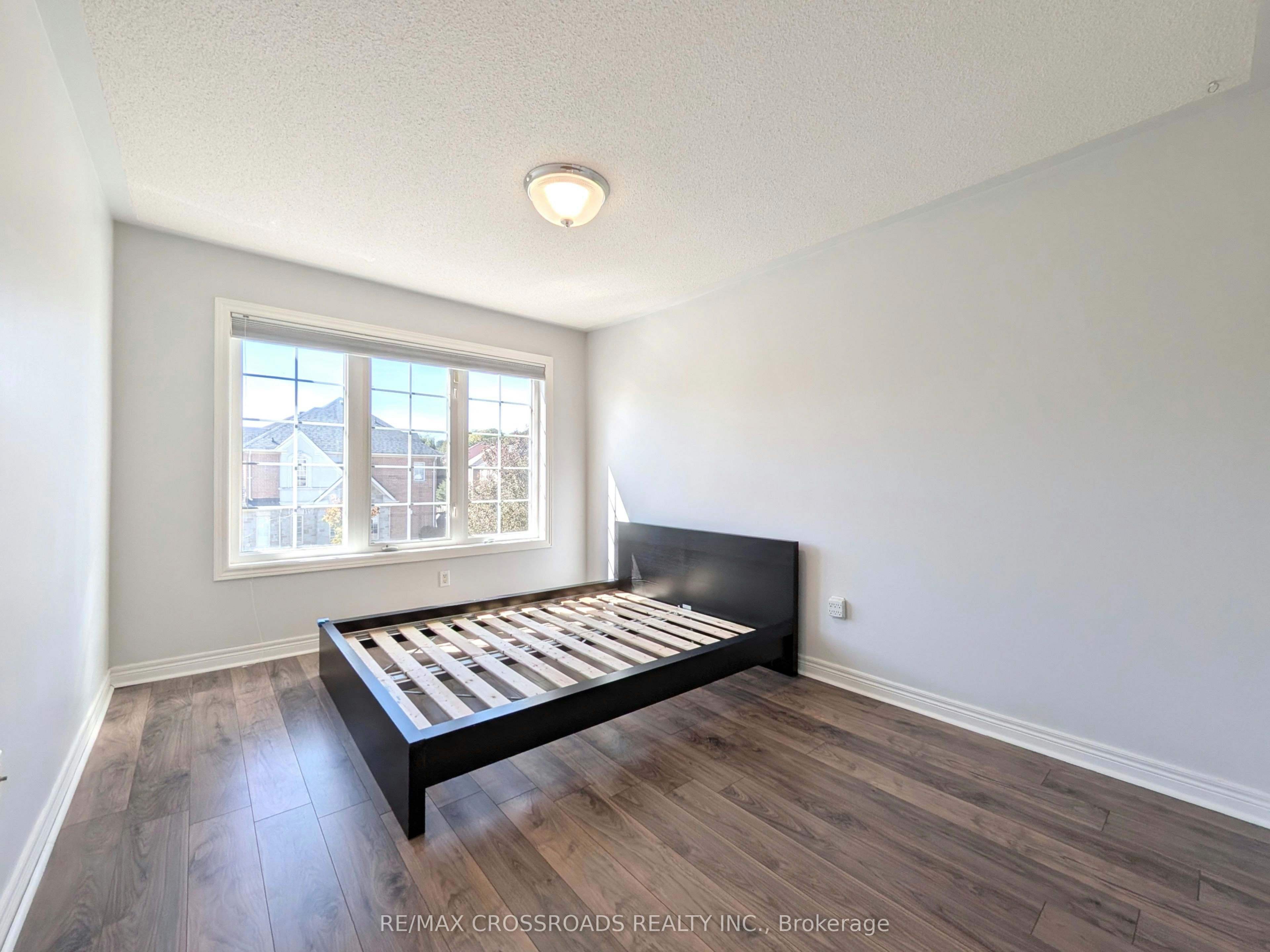 31 Loire Valley Avenue, Vaughan, ON, L4J 8T3 - 18