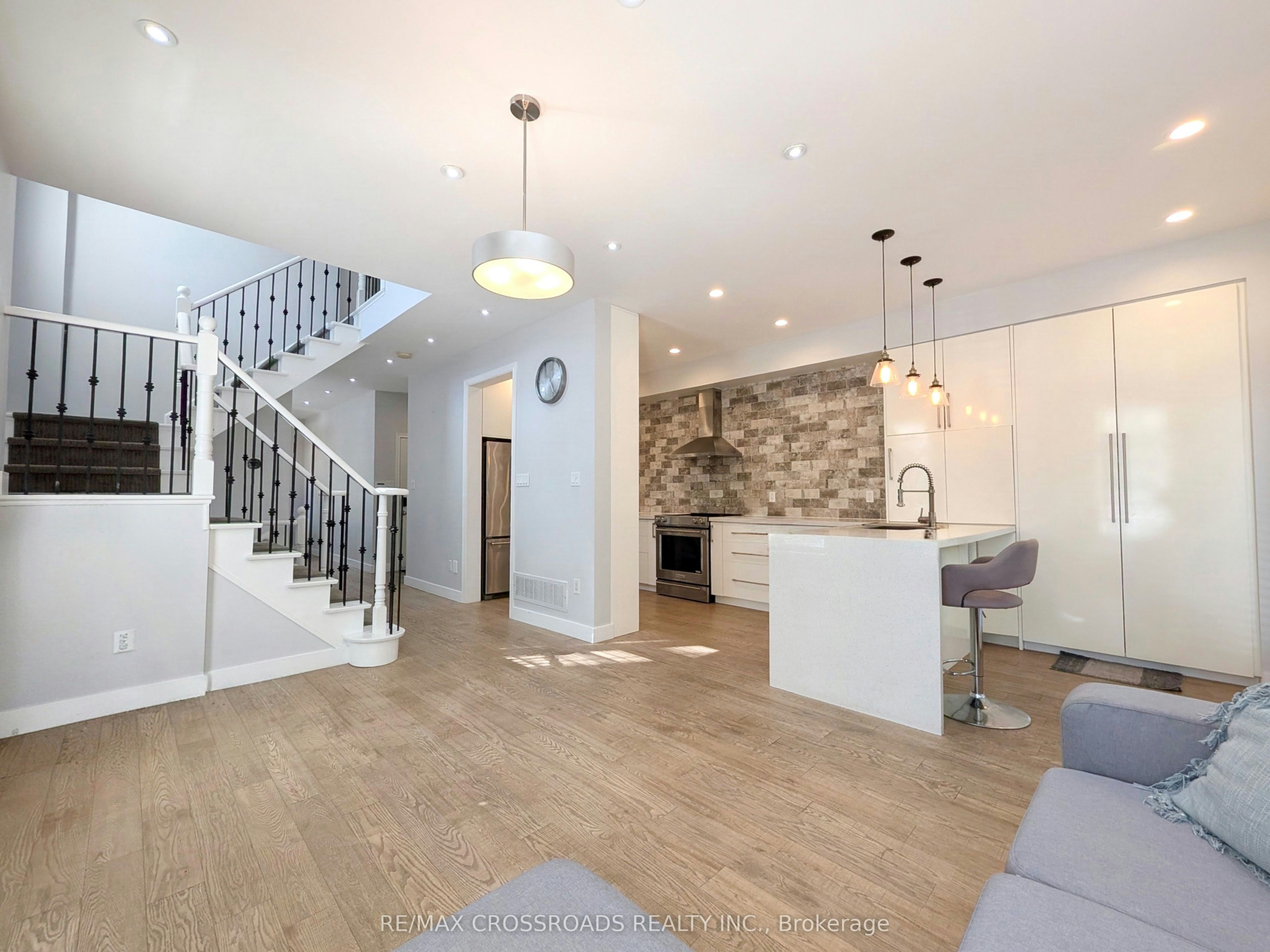 31 Loire Valley Avenue, Vaughan, ON, L4J 8T3 - 10