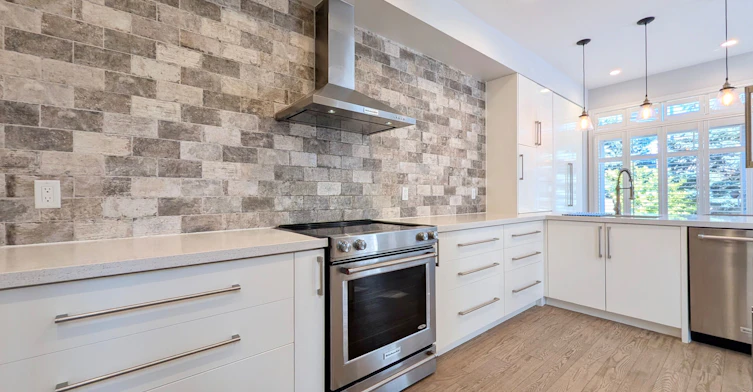 31 Loire Valley Avenue, Vaughan, ON, L4J 8T3 - 11