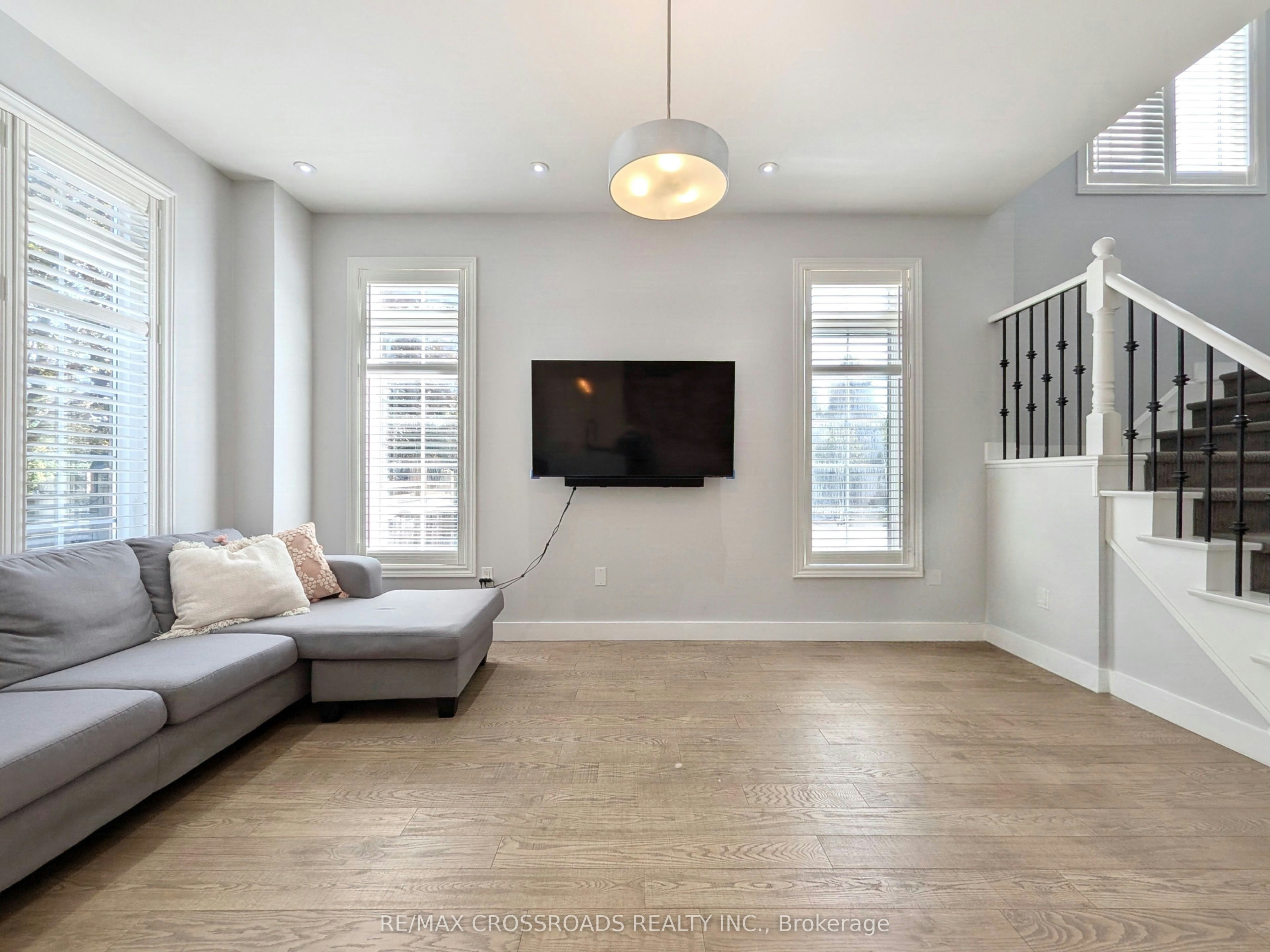 31 Loire Valley Avenue, Vaughan, ON, L4J 8T3 - 9