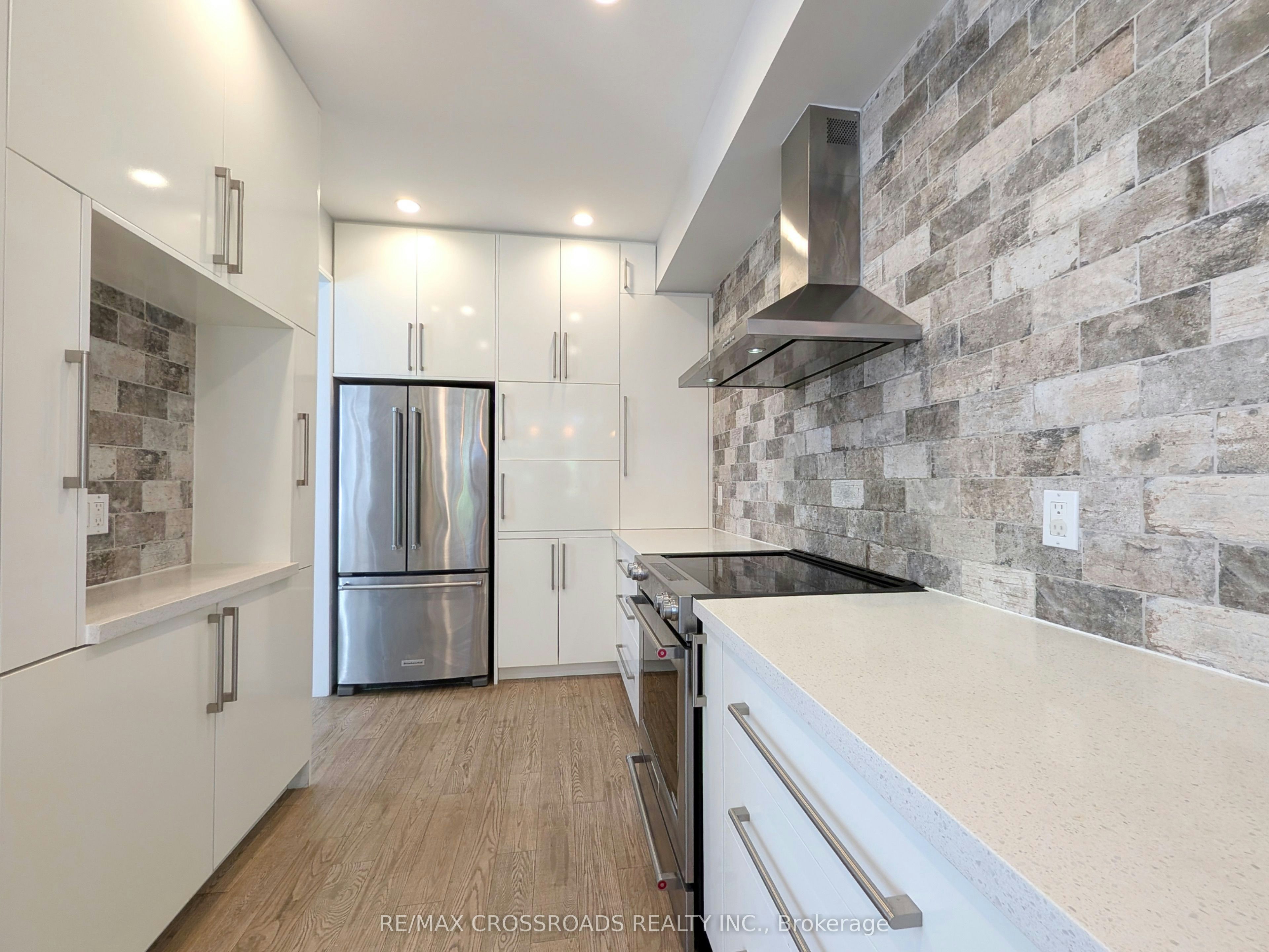 31 Loire Valley Avenue, Vaughan, ON, L4J 8T3 - 12