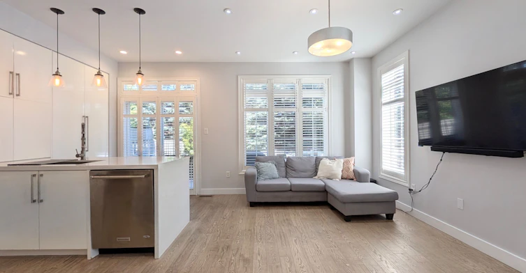 31 Loire Valley Avenue, Vaughan, ON, L4J 8T3 - 7