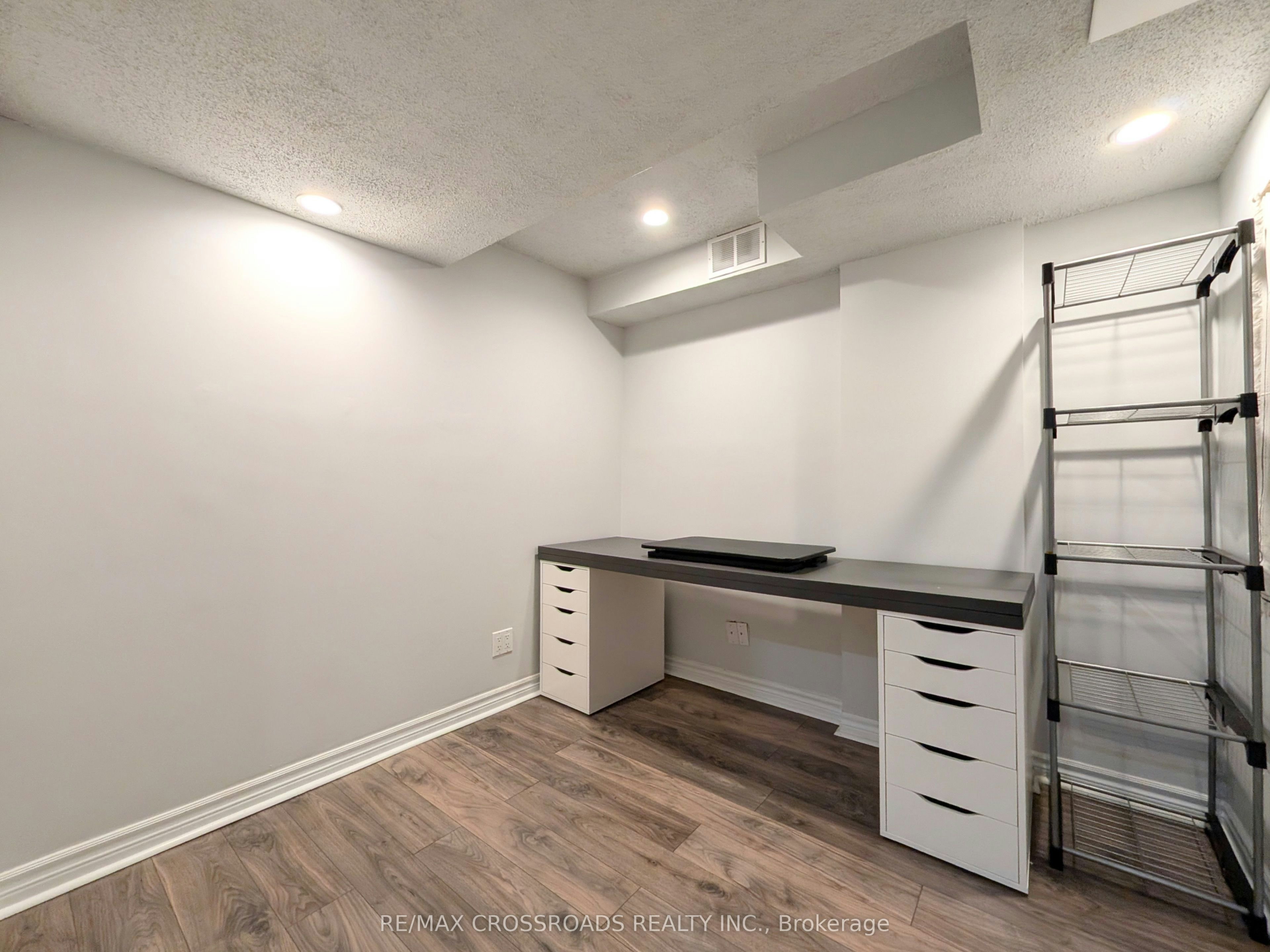 31 Loire Valley Avenue, Vaughan, ON, L4J 8T3 - 28