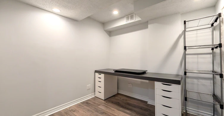 31 Loire Valley Avenue, Vaughan, ON, L4J 8T3 - 28