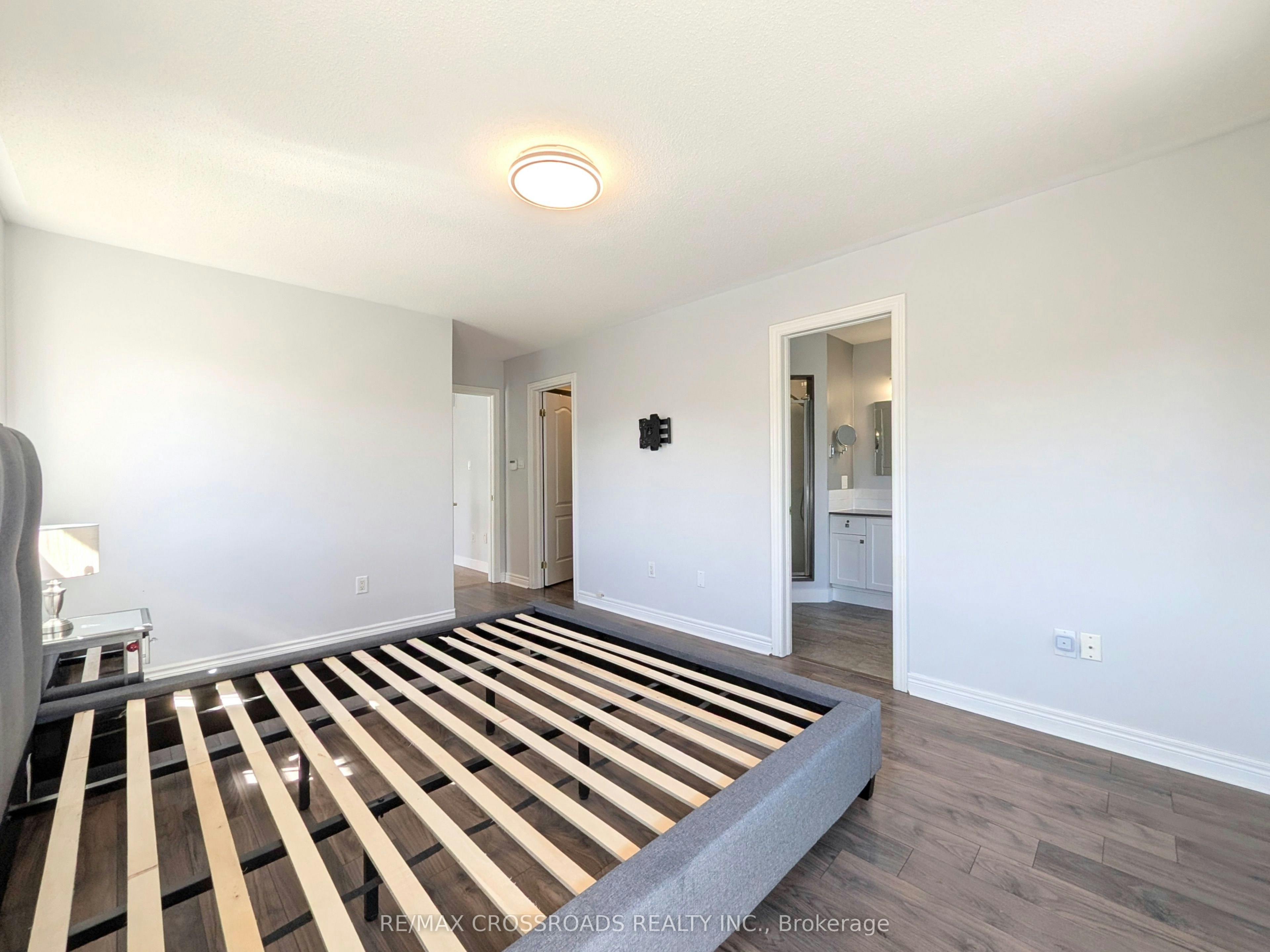 31 Loire Valley Avenue, Vaughan, ON, L4J 8T3 - 24