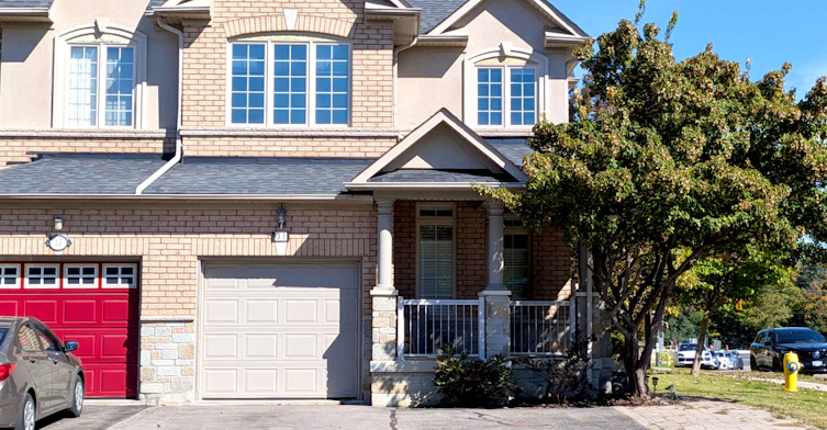 31 Loire Valley Avenue, Vaughan, ON, L4J 8T3