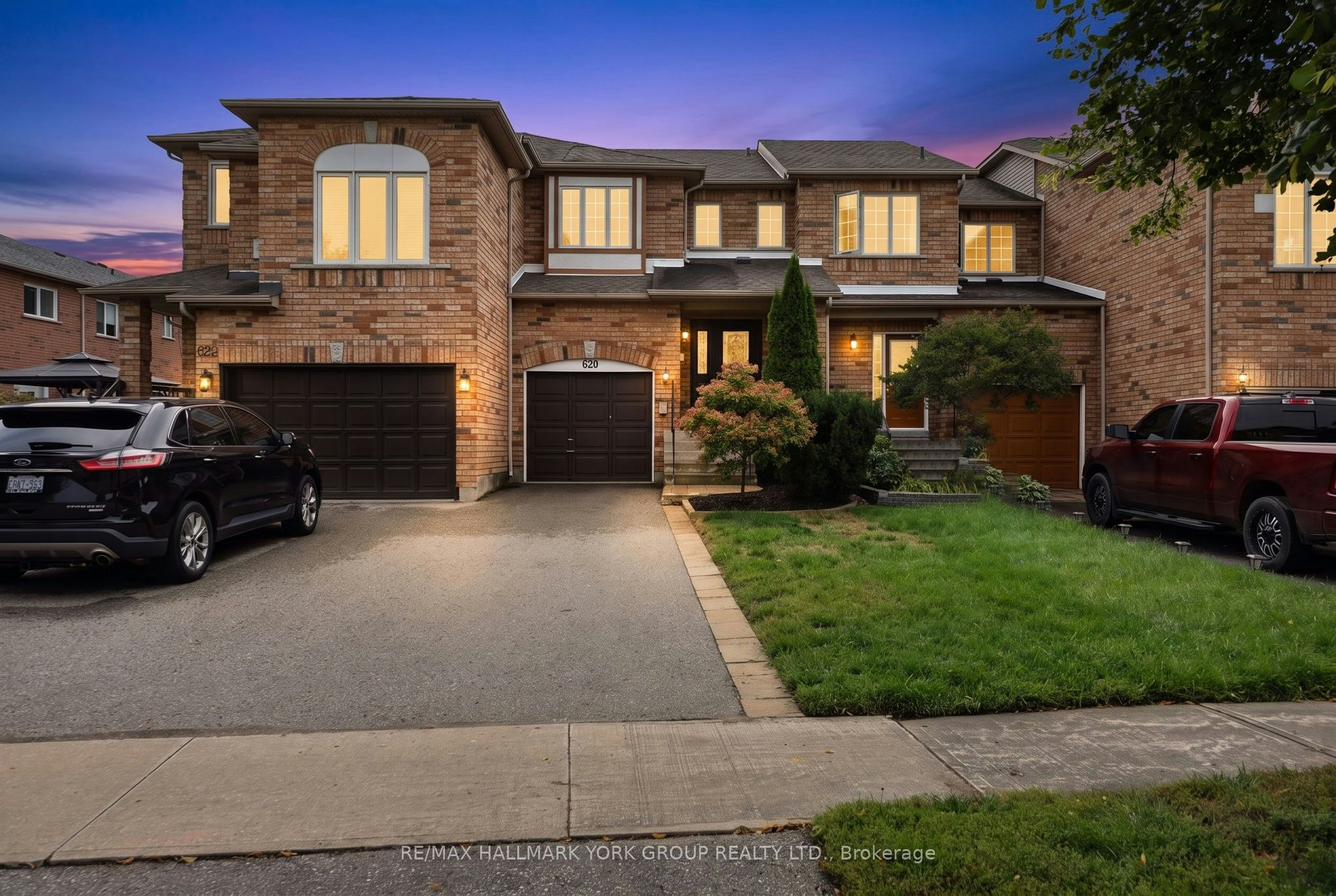 620 Bondi Avenue, Newmarket, ON, L3Y 8S8