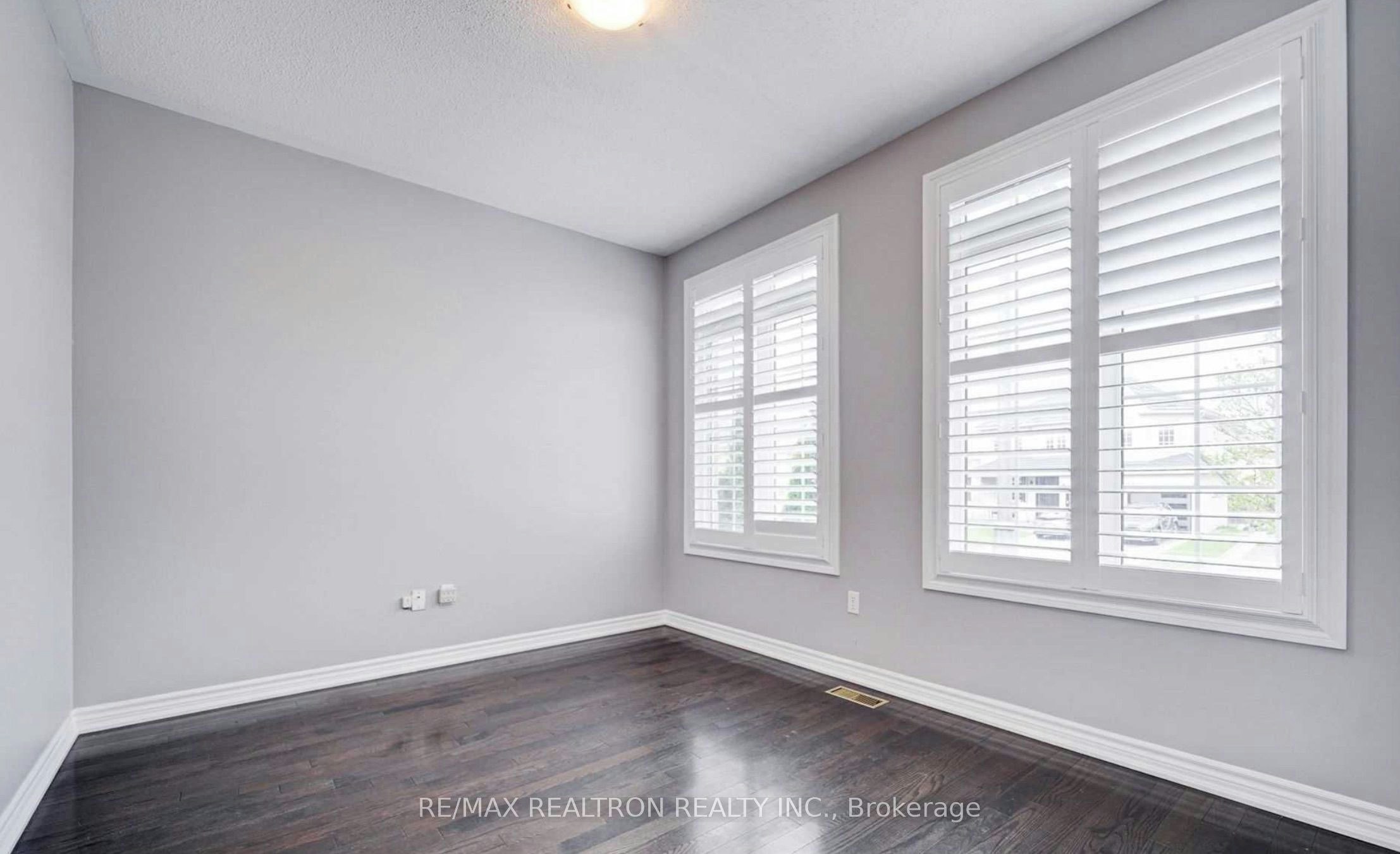18 Horsley Court, Aurora, ON, L4G 0H7 - 2