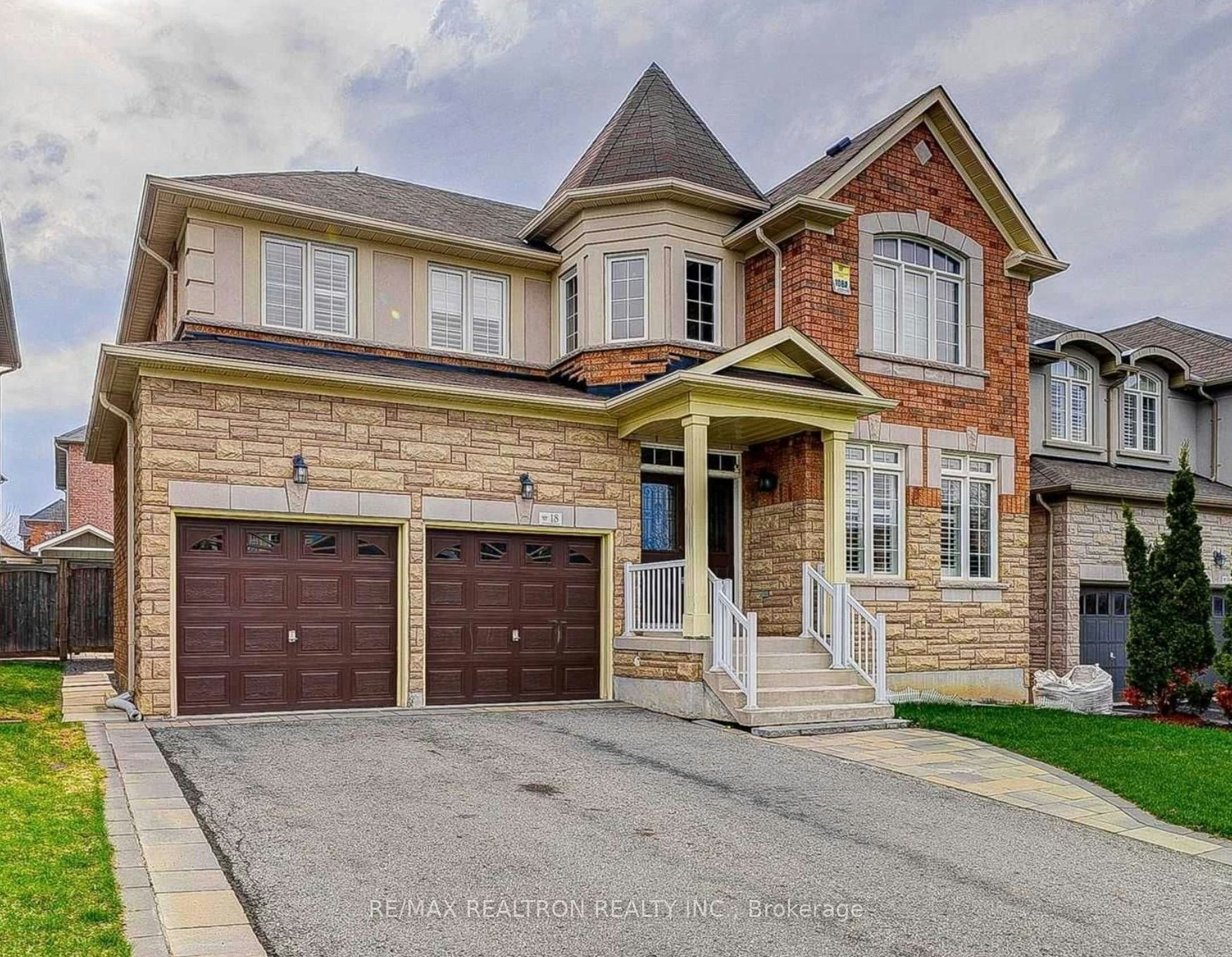 18 Horsley Court, Aurora, ON, L4G 0H7