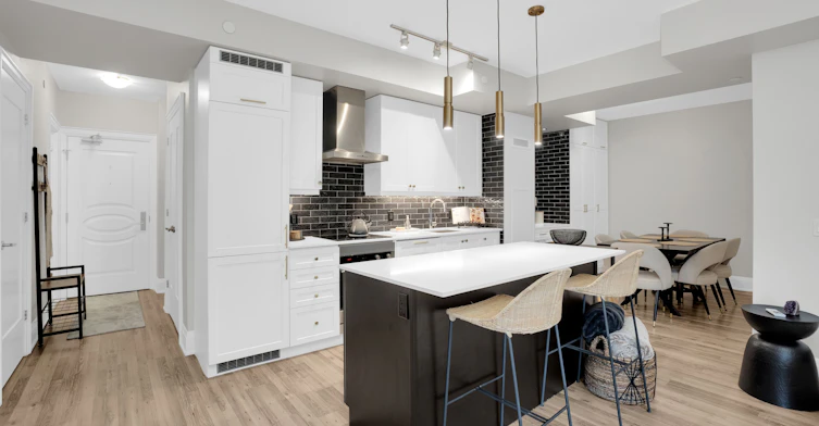 523-9085 Jane Street, Vaughan, ON, L4K 0L8 - 2
