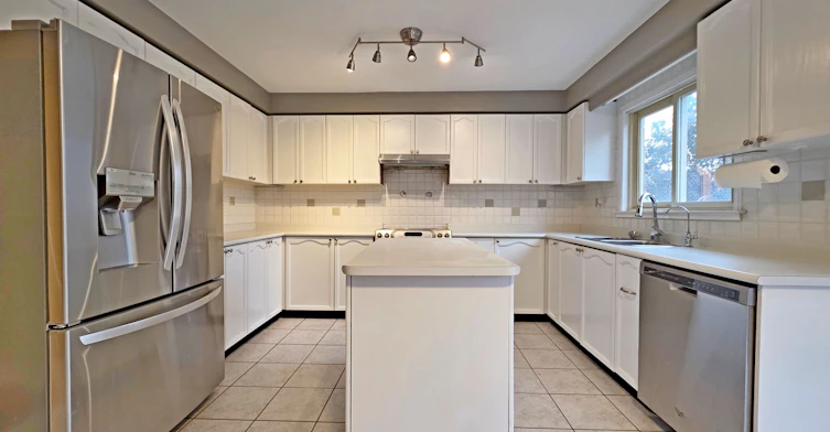 14 Hadera Place, Georgina, ON, L4P 3N6 - 12