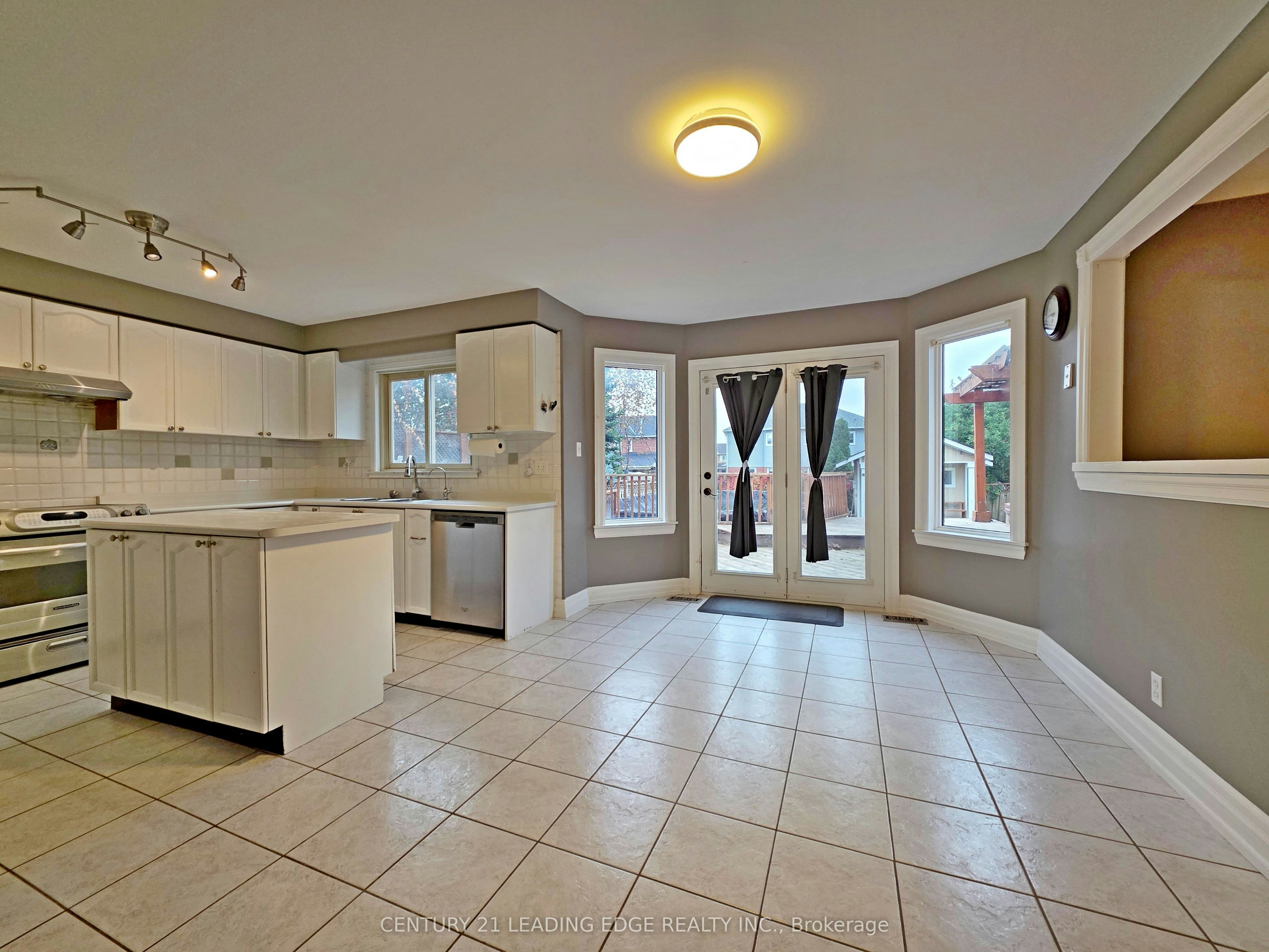 14 Hadera Place, Georgina, ON, L4P 3N6 - 9