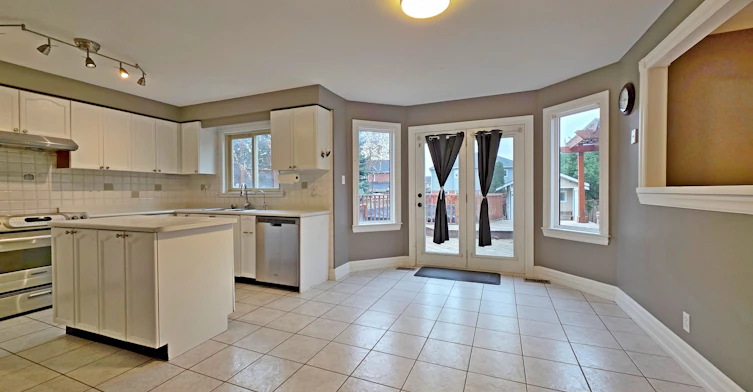 14 Hadera Place, Georgina, ON, L4P 3N6 - 9