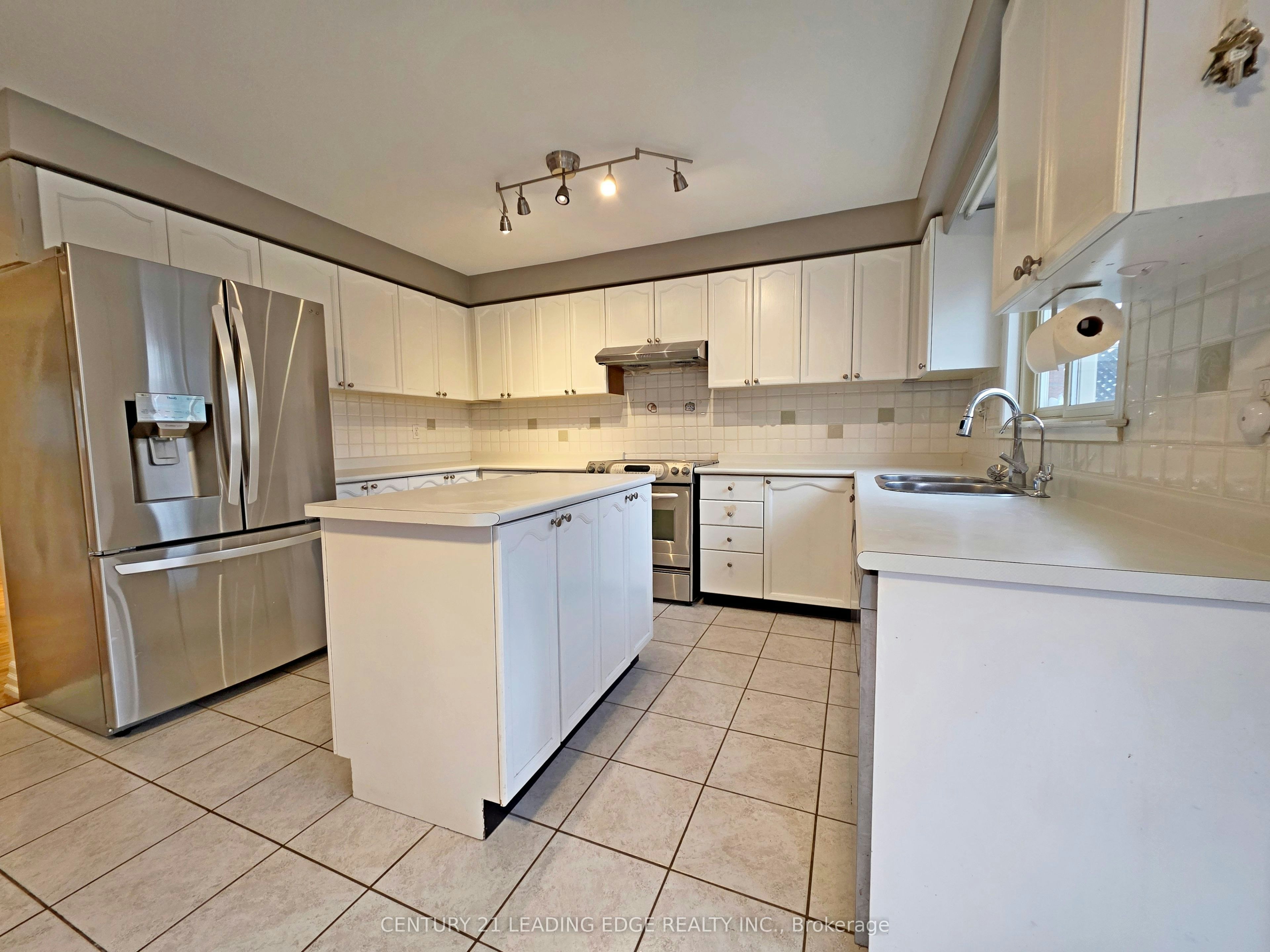 14 Hadera Place, Georgina, ON, L4P 3N6 - 11
