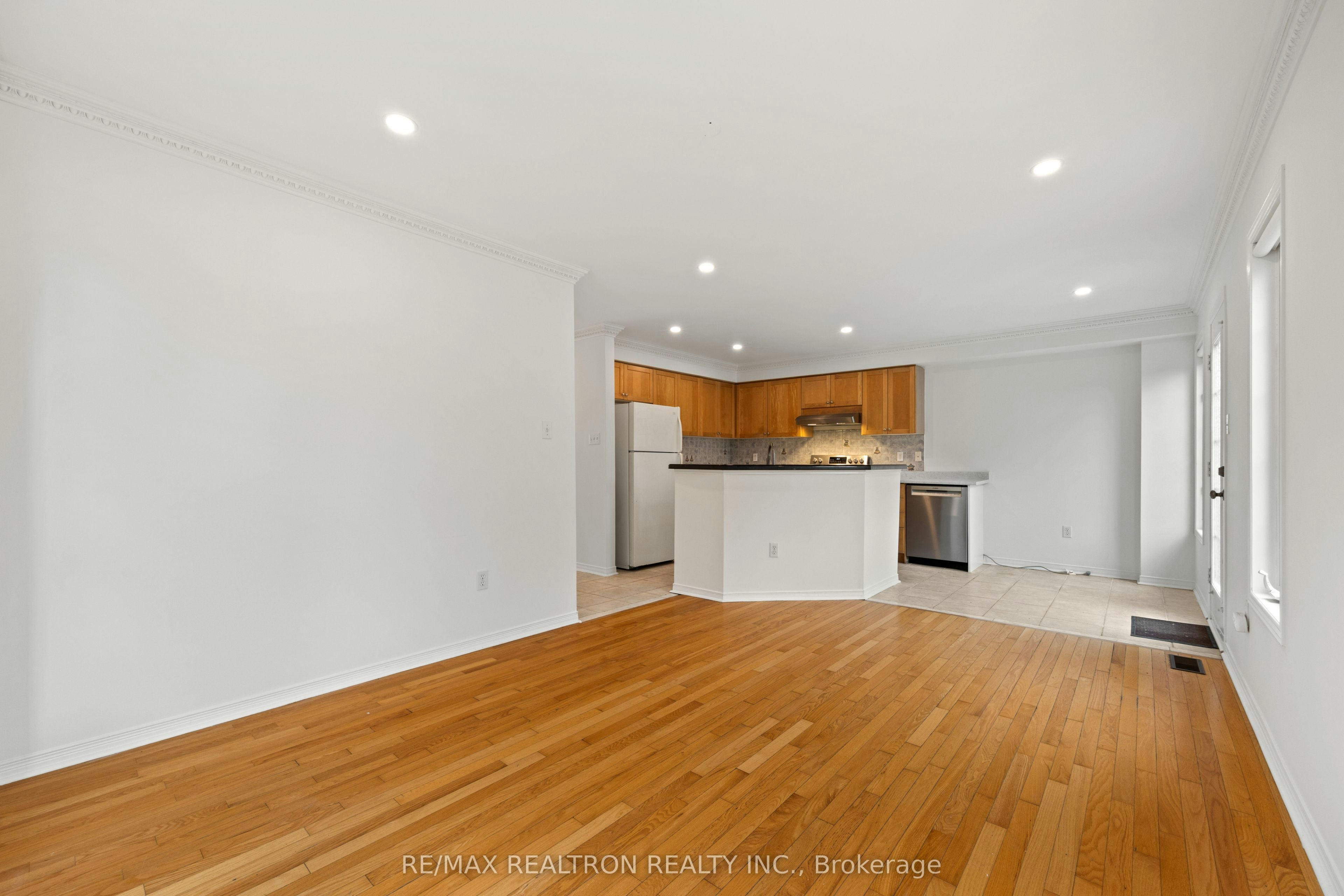 55 Grassland Avenue, Richmond Hill, ON, L4B 4K9 - 12