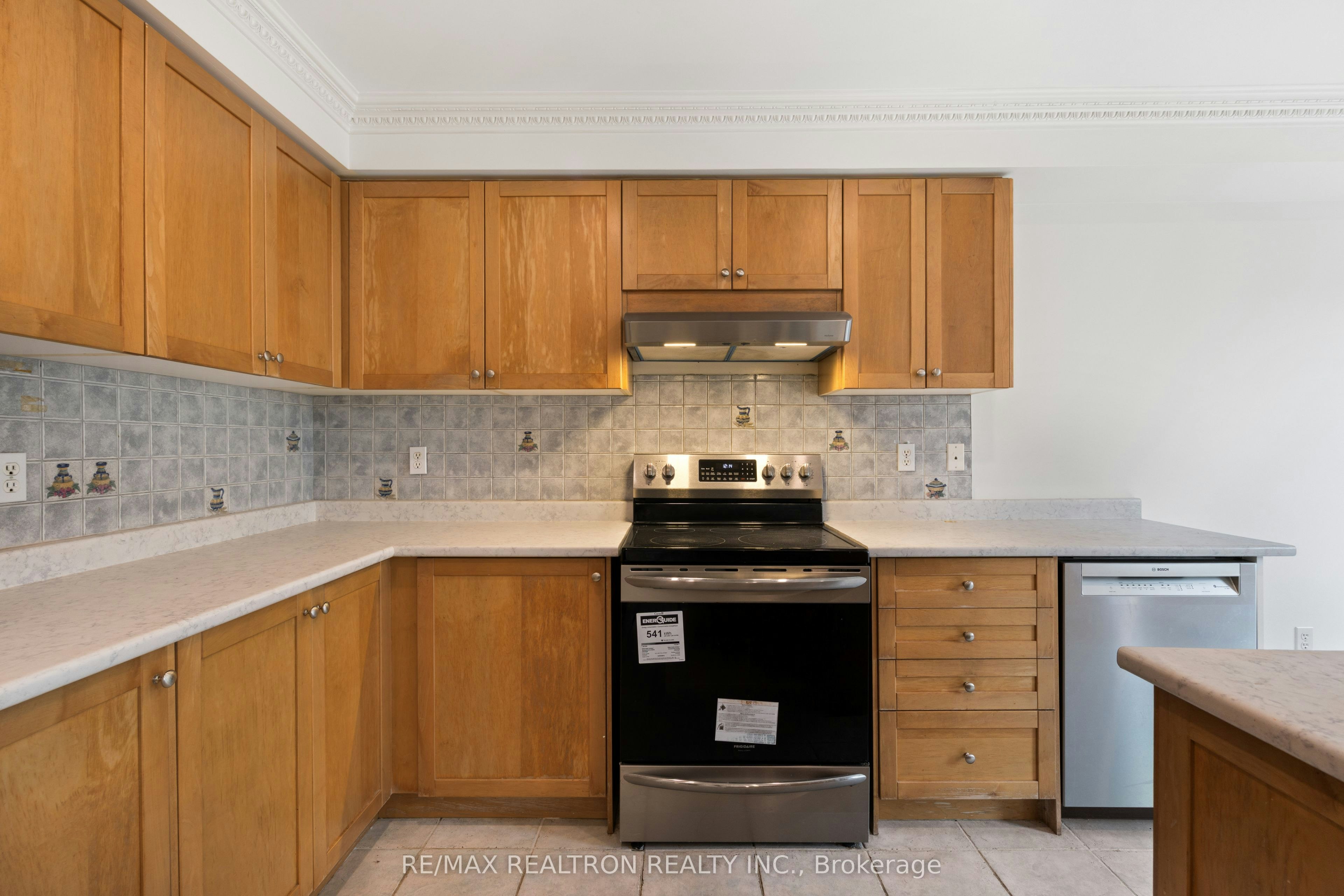 55 Grassland Avenue, Richmond Hill, ON, L4B 4K9 - 16