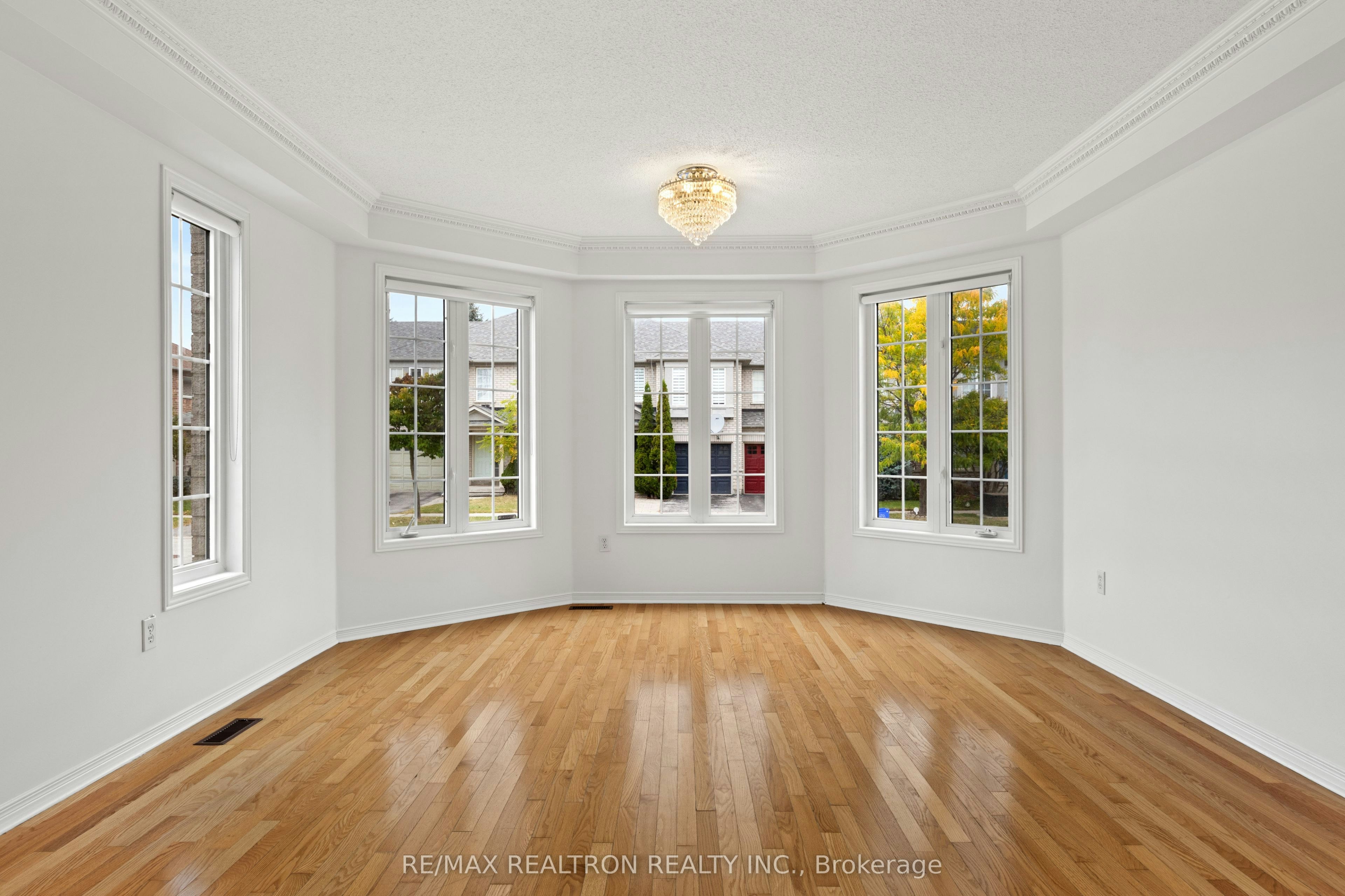55 Grassland Avenue, Richmond Hill, ON, L4B 4K9 - 6