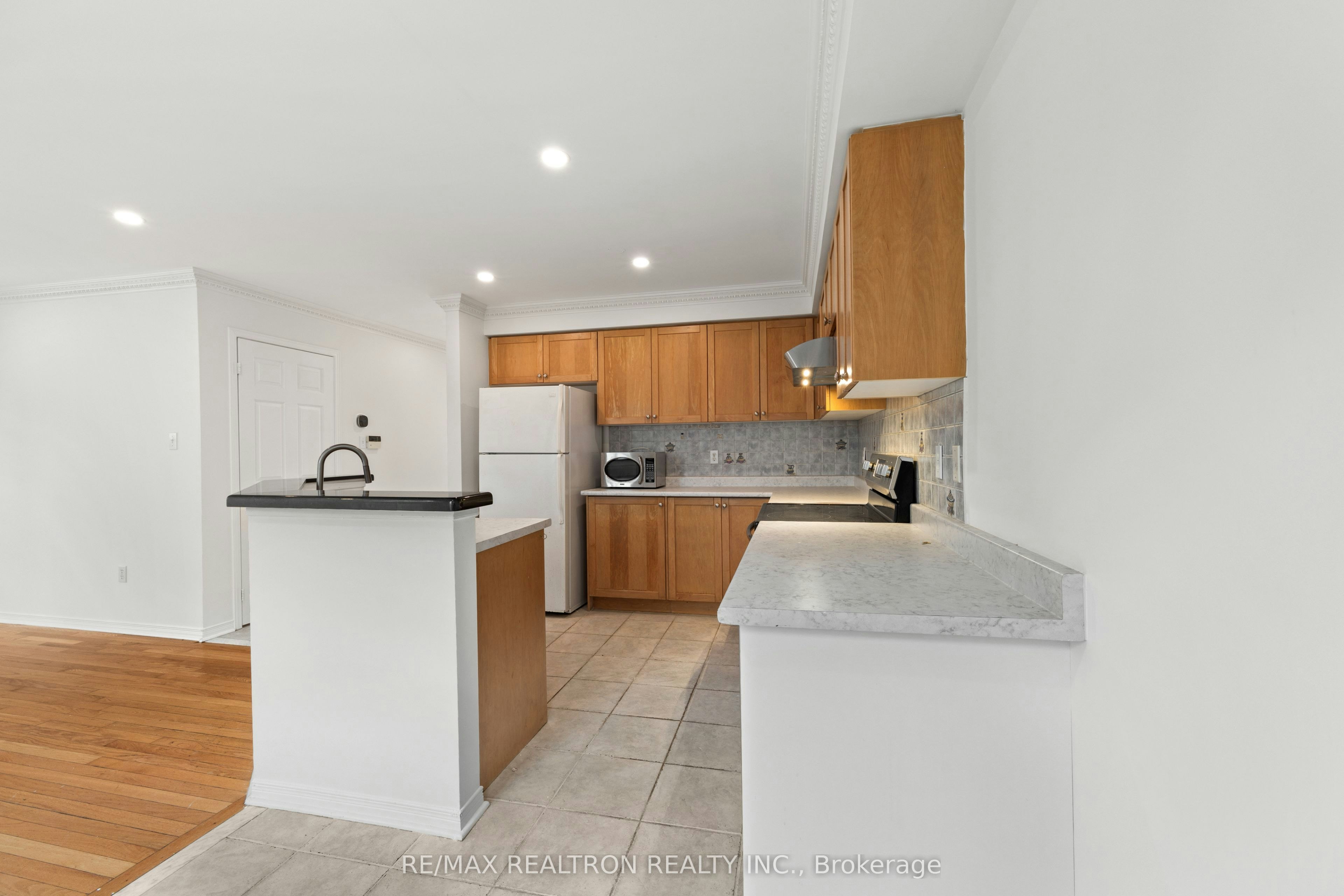 55 Grassland Avenue, Richmond Hill, ON, L4B 4K9 - 14